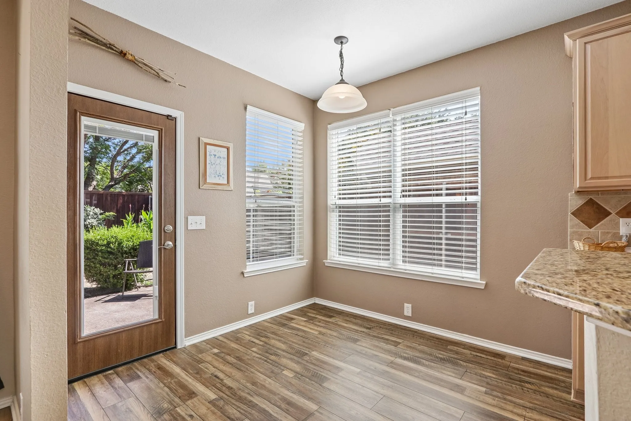 Single Family Residence For Sale in Collin County , 8204 Olympia Drive, Mc Kinney, Texas 75072, 4 Bedroom, 3 Bathroom, 2 Garage spaces, 2,572 Sqft, built in 2005, mls#21312641, Real Estate Agent in Mc Kinney, Homes For Sale in Collin county, Homes For Sale in Mc Kinney, Realtor in Mc Kinney Texas, Real Estate Brokerage Independent Realty Texas, Luminita Cordes Realtor