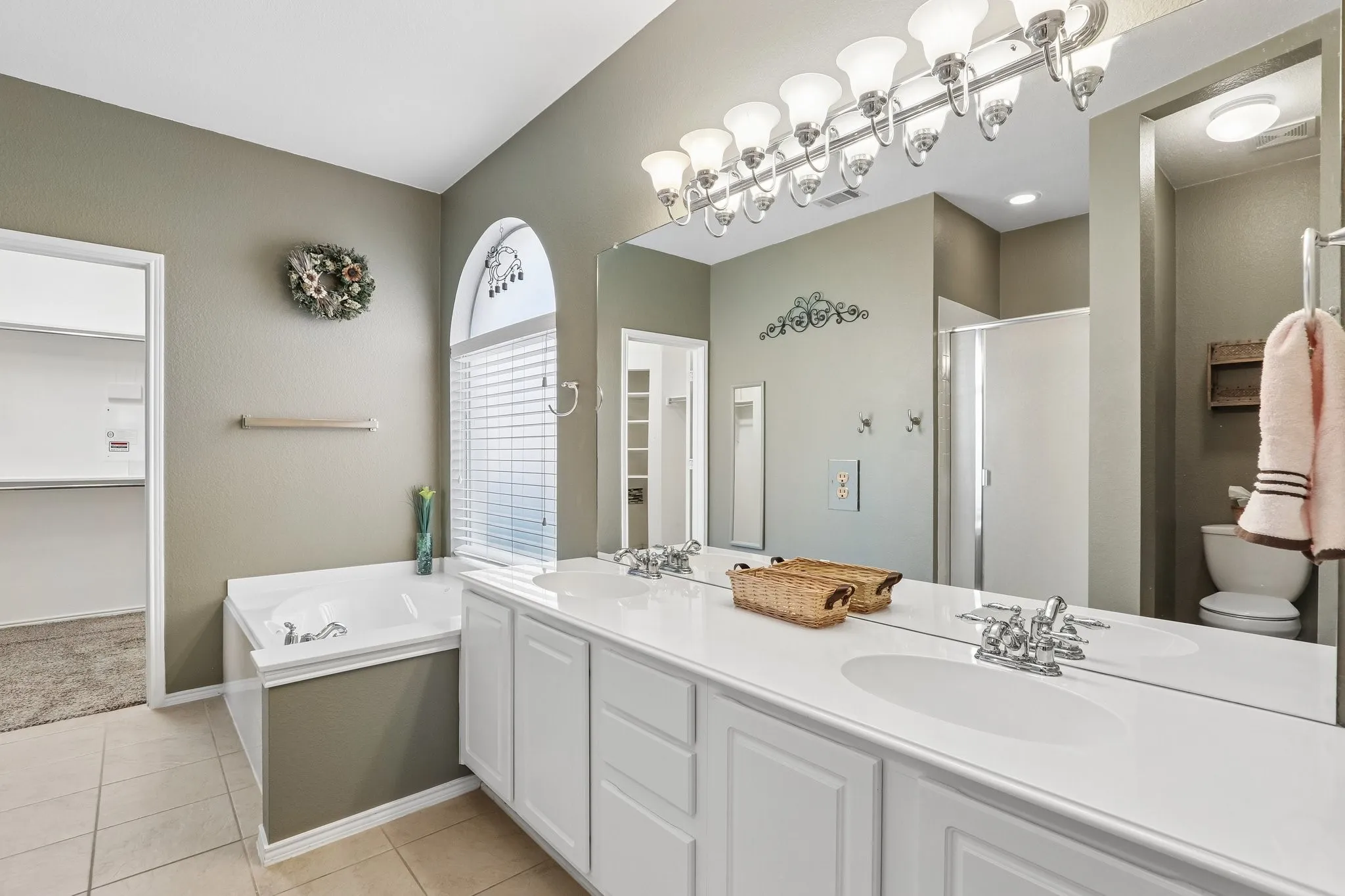 Single Family Residence For Sale in Collin County , 8204 Olympia Drive, Mc Kinney, Texas 75072, 4 Bedroom, 3 Bathroom, 2 Garage spaces, 2,572 Sqft, built in 2005, mls#21312641, Real Estate Agent in Mc Kinney, Homes For Sale in Collin county, Homes For Sale in Mc Kinney, Realtor in Mc Kinney Texas, Real Estate Brokerage Independent Realty Texas, Luminita Cordes Realtor