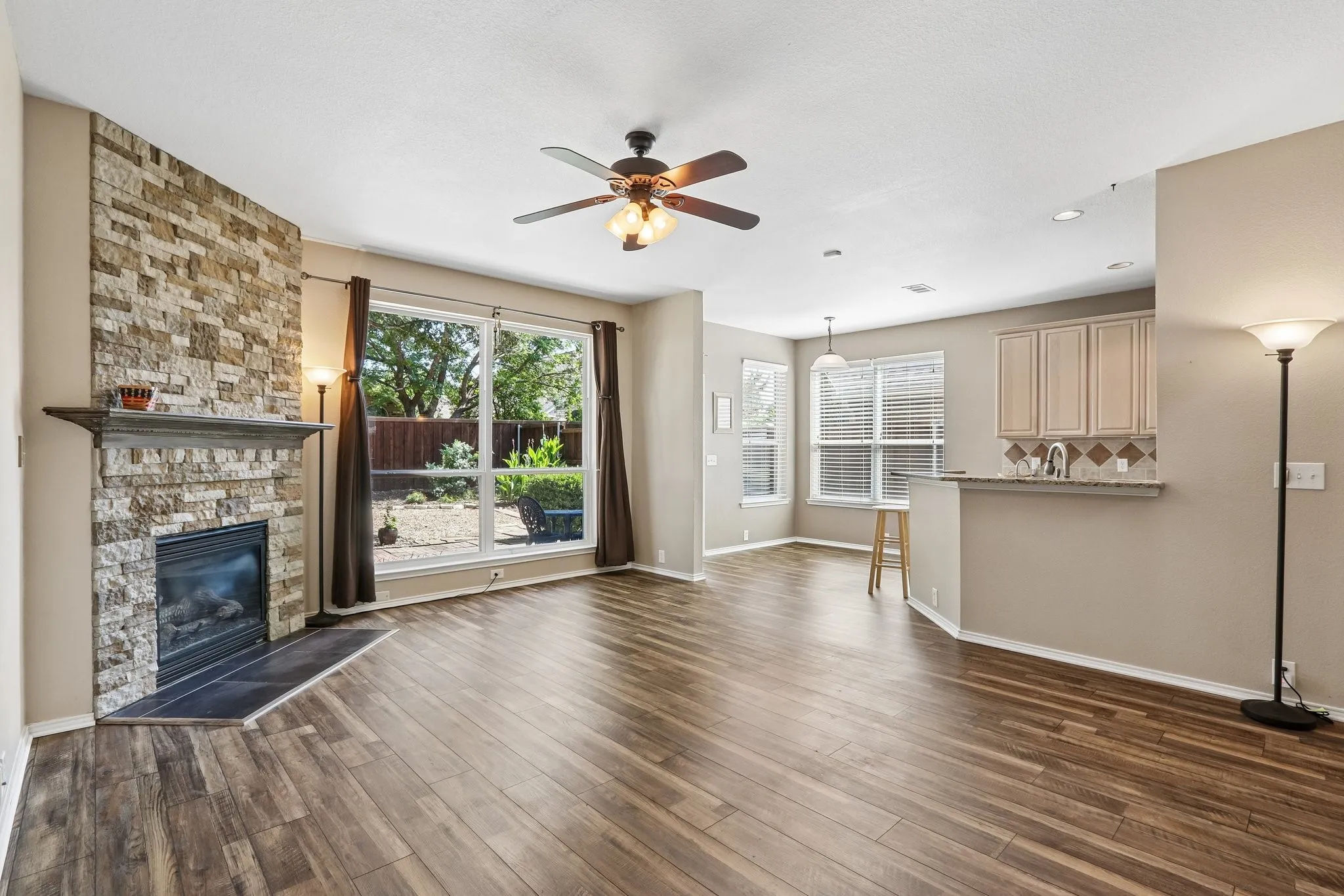 Single Family Residence For Sale in Collin County , 8204 Olympia Drive, Mc Kinney, Texas 75072, 4 Bedroom, 3 Bathroom, 2 Garage spaces, 2,572 Sqft, built in 2005, mls#21312641, Real Estate Agent in Mc Kinney, Homes For Sale in Collin county, Homes For Sale in Mc Kinney, Realtor in Mc Kinney Texas, Real Estate Brokerage Independent Realty Texas, Luminita Cordes Realtor