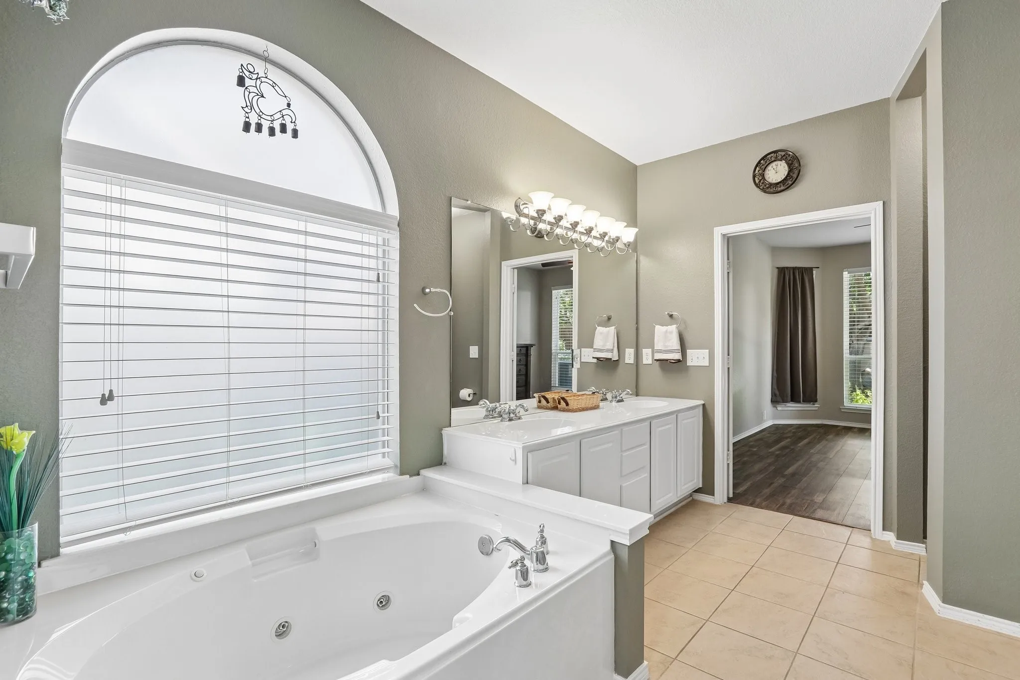 Single Family Residence For Sale in Collin County , 8204 Olympia Drive, Mc Kinney, Texas 75072, 4 Bedroom, 3 Bathroom, 2 Garage spaces, 2,572 Sqft, built in 2005, mls#21312641, Real Estate Agent in Mc Kinney, Homes For Sale in Collin county, Homes For Sale in Mc Kinney, Realtor in Mc Kinney Texas, Real Estate Brokerage Independent Realty Texas, Luminita Cordes Realtor