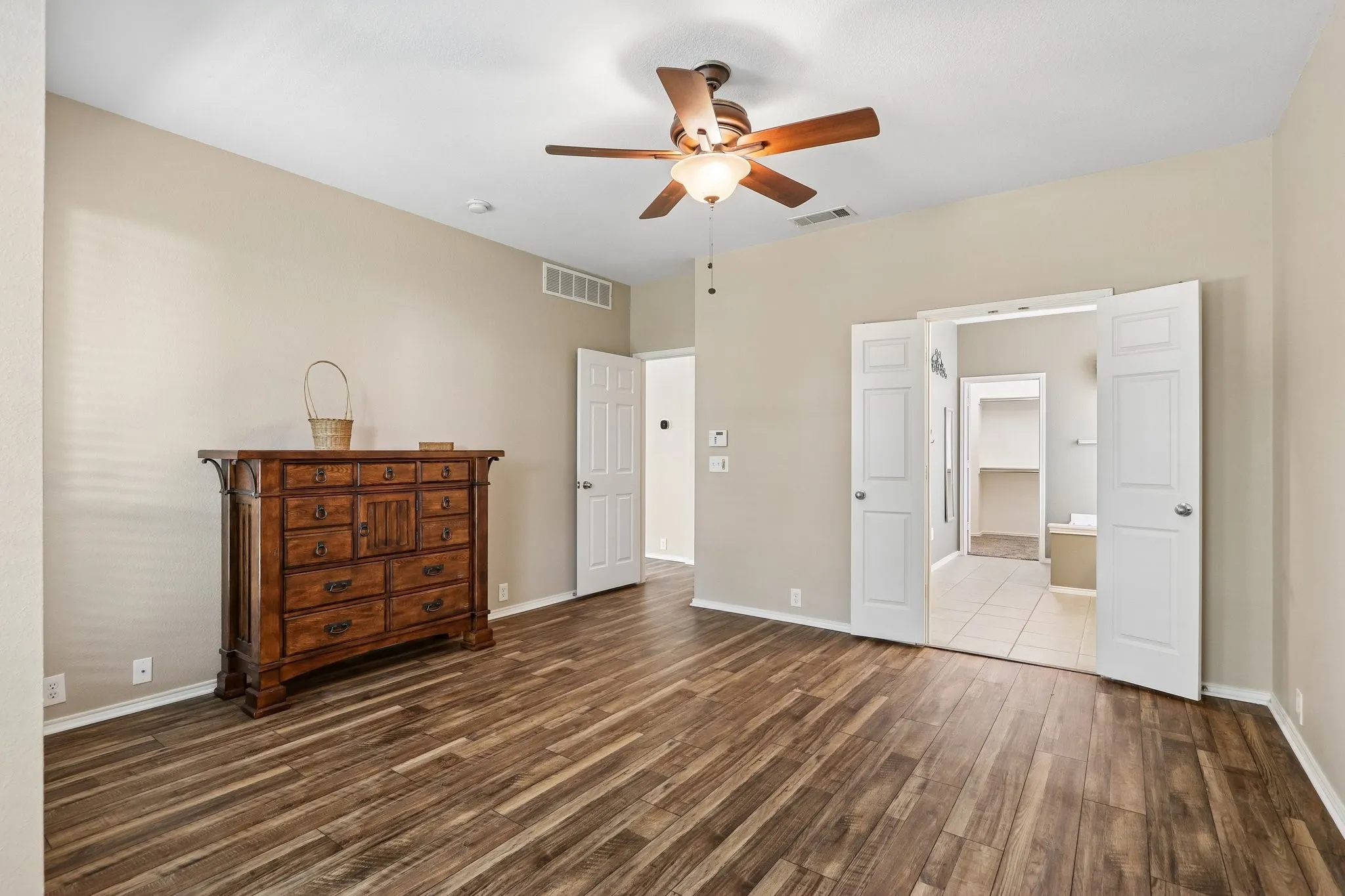 Single Family Residence For Sale in Collin County , 8204 Olympia Drive, Mc Kinney, Texas 75072, 4 Bedroom, 3 Bathroom, 2 Garage spaces, 2,572 Sqft, built in 2005, mls#21312641, Real Estate Agent in Mc Kinney, Homes For Sale in Collin county, Homes For Sale in Mc Kinney, Realtor in Mc Kinney Texas, Real Estate Brokerage Independent Realty Texas, Luminita Cordes Realtor