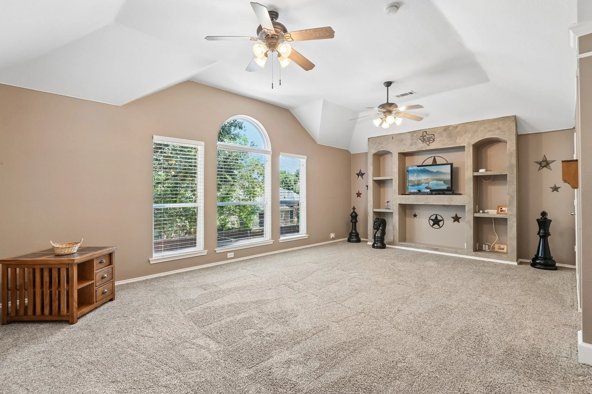 Single Family Residence For Sale in Collin County , 8204 Olympia Drive, Mc Kinney, Texas 75072, 4 Bedroom, 3 Bathroom, 2 Garage spaces, 2,572 Sqft, built in 2005, mls#21312641, Real Estate Agent in Mc Kinney, Homes For Sale in Collin county, Homes For Sale in Mc Kinney, Realtor in Mc Kinney Texas, Real Estate Brokerage Independent Realty Texas, Luminita Cordes Realtor