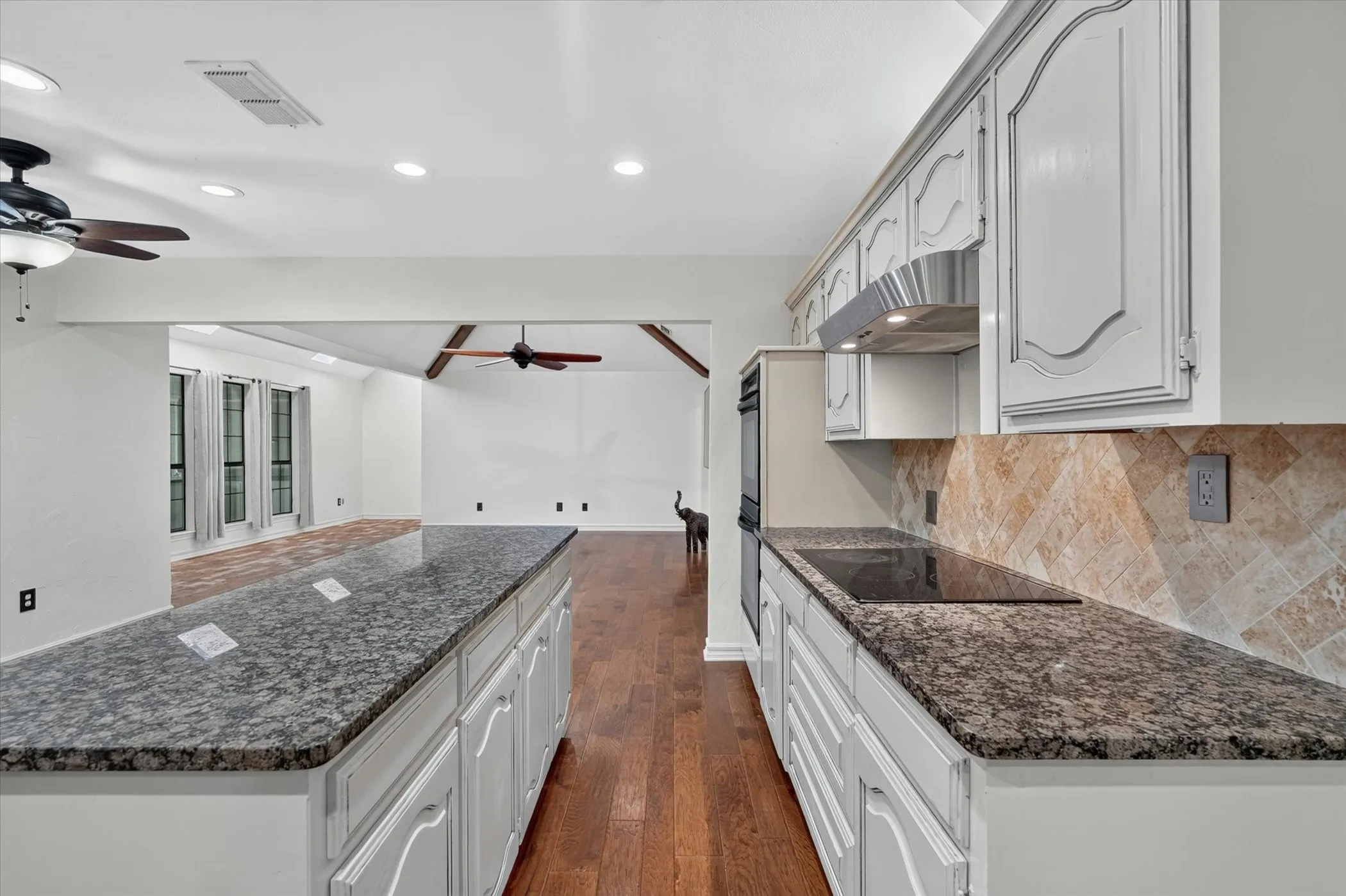 Single Family Residence For Sale in Collin County , 220 Priscilla Circle, New Hope, Texas 75071, 4 Bedroom, 3 Bathroom, 3 Garage spaces, 2,748 Sqft, built in 1985, mls#21323151, Real Estate Agent in New Hope, Homes For Sale in Collin county, Homes For Sale in New Hope, Realtor in New Hope Texas, Real Estate Brokerage Independent Realty Texas, Luminita Cordes Realtor