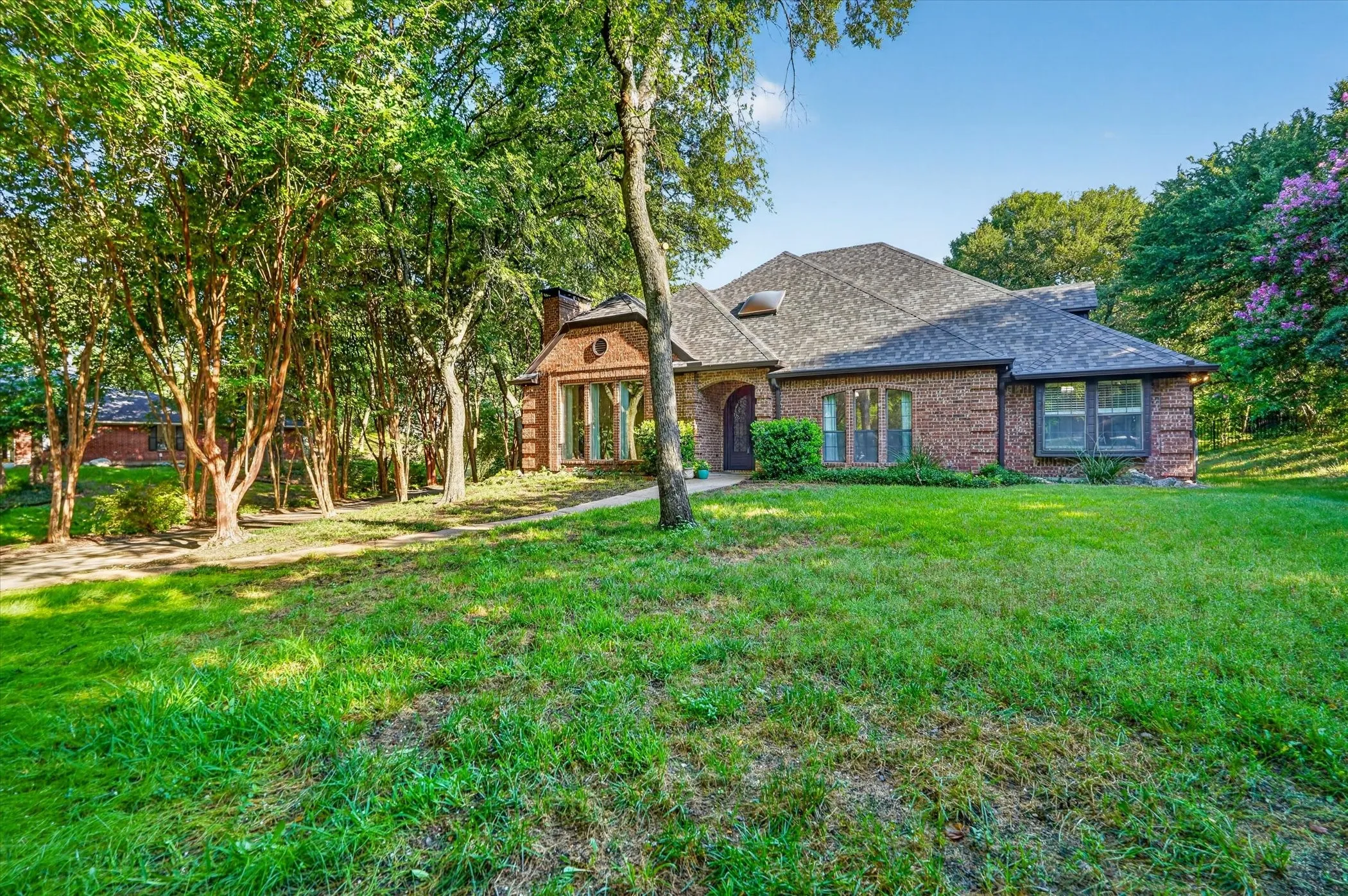 Single Family Residence For Sale in Collin County , 220 Priscilla Circle, New Hope, Texas 75071, 4 Bedroom, 3 Bathroom, 3 Garage spaces, 2,748 Sqft, built in 1985, mls#21323151, Real Estate Agent in New Hope, Homes For Sale in Collin county, Homes For Sale in New Hope, Realtor in New Hope Texas, Real Estate Brokerage Independent Realty Texas, Luminita Cordes Realtor