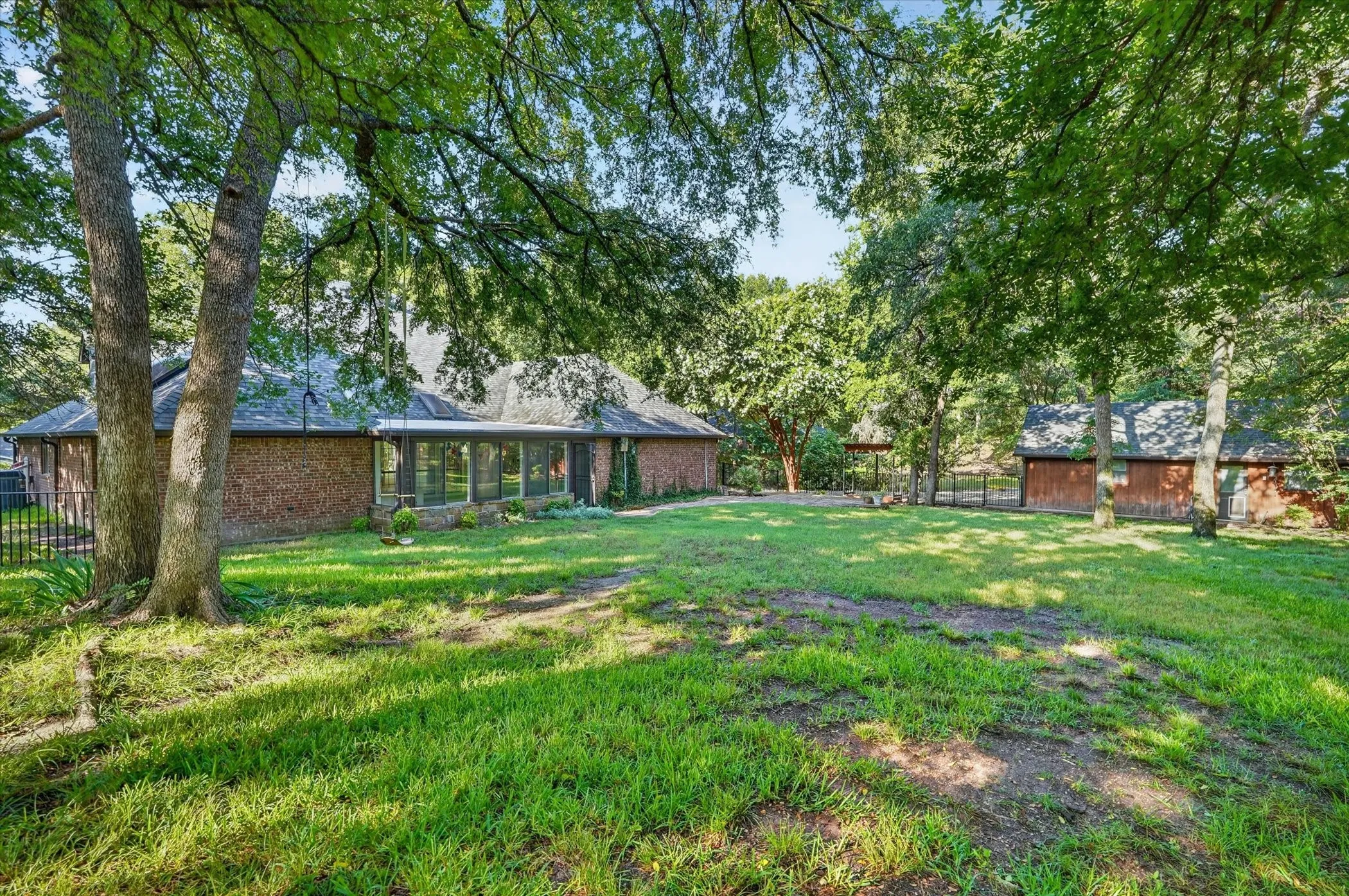 Single Family Residence For Sale in Collin County , 220 Priscilla Circle, New Hope, Texas 75071, 4 Bedroom, 3 Bathroom, 3 Garage spaces, 2,748 Sqft, built in 1985, mls#21323151, Real Estate Agent in New Hope, Homes For Sale in Collin county, Homes For Sale in New Hope, Realtor in New Hope Texas, Real Estate Brokerage Independent Realty Texas, Luminita Cordes Realtor