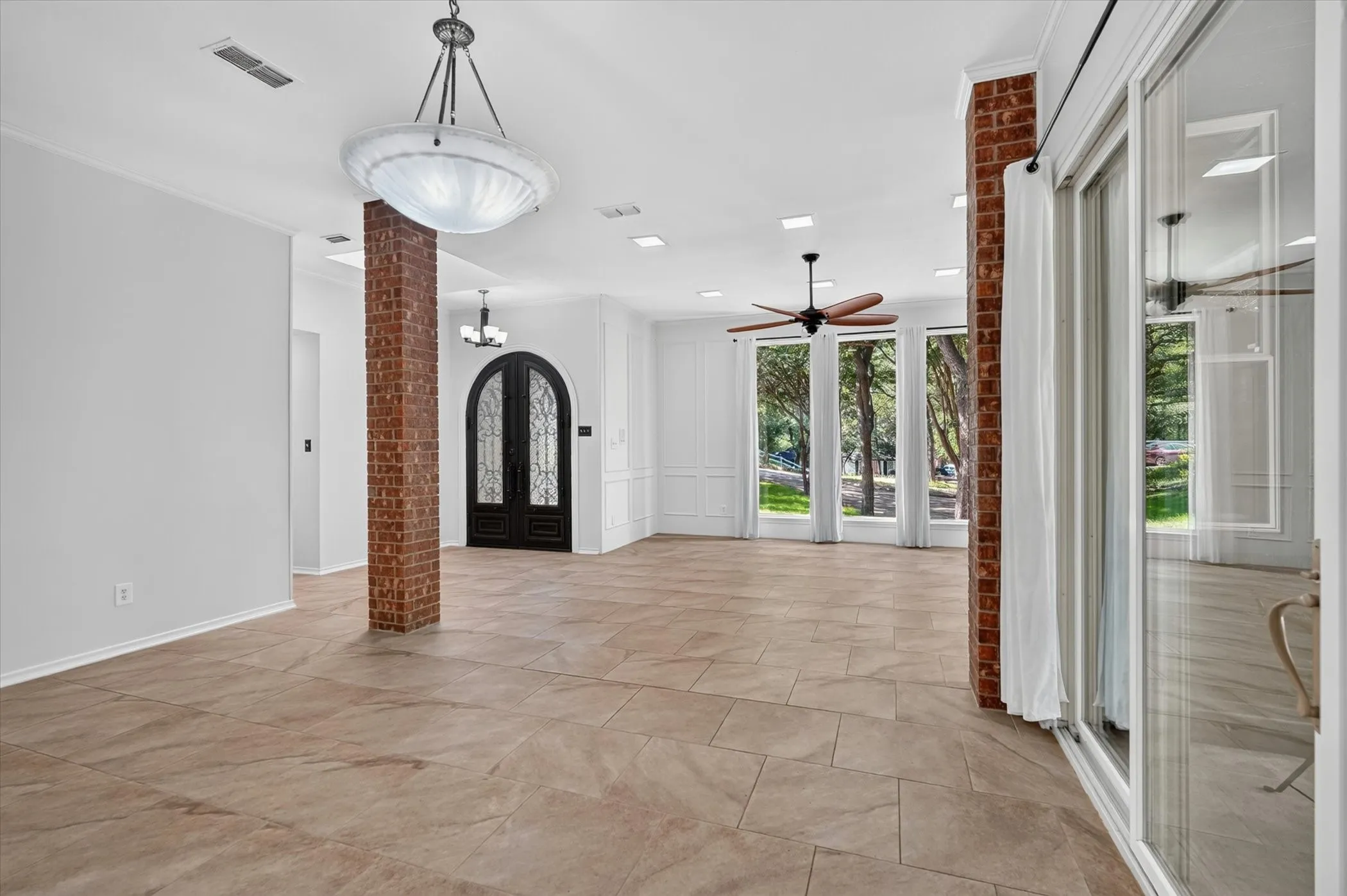 Single Family Residence For Sale in Collin County , 220 Priscilla Circle, New Hope, Texas 75071, 4 Bedroom, 3 Bathroom, 3 Garage spaces, 2,748 Sqft, built in 1985, mls#21323151, Real Estate Agent in New Hope, Homes For Sale in Collin county, Homes For Sale in New Hope, Realtor in New Hope Texas, Real Estate Brokerage Independent Realty Texas, Luminita Cordes Realtor