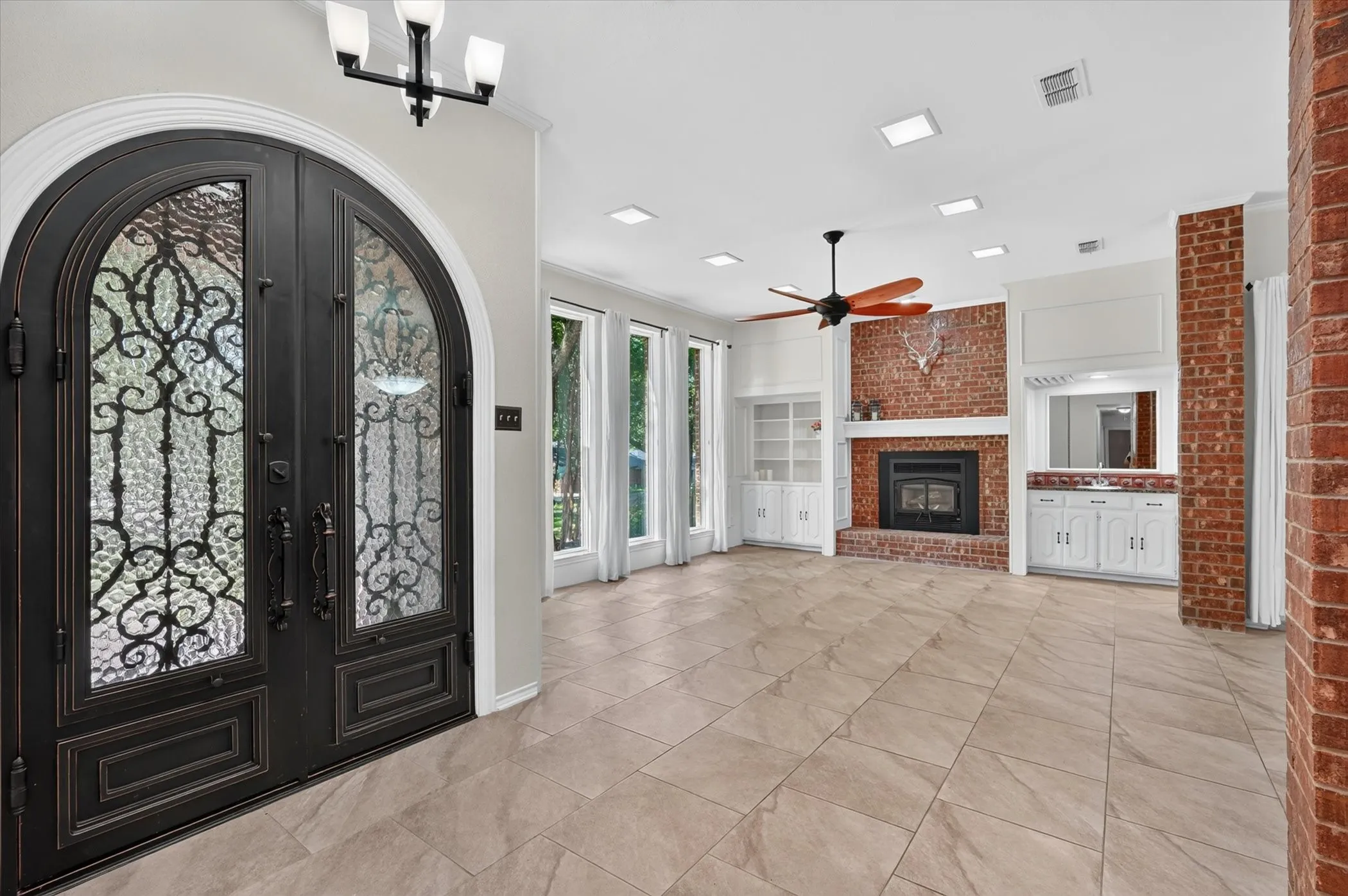 Single Family Residence For Sale in Collin County , 220 Priscilla Circle, New Hope, Texas 75071, 4 Bedroom, 3 Bathroom, 3 Garage spaces, 2,748 Sqft, built in 1985, mls#21323151, Real Estate Agent in New Hope, Homes For Sale in Collin county, Homes For Sale in New Hope, Realtor in New Hope Texas, Real Estate Brokerage Independent Realty Texas, Luminita Cordes Realtor