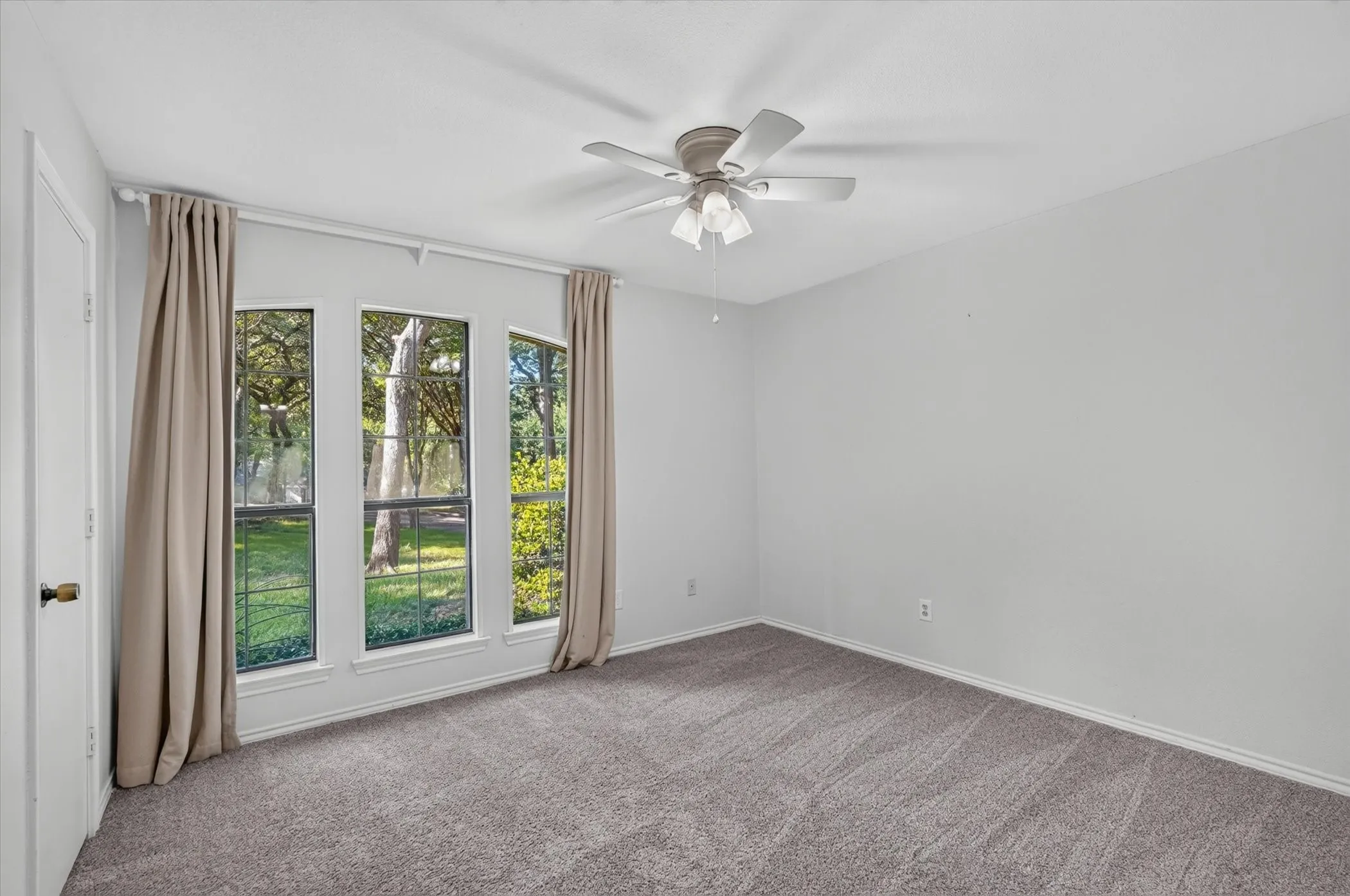 Single Family Residence For Sale in Collin County , 220 Priscilla Circle, New Hope, Texas 75071, 4 Bedroom, 3 Bathroom, 3 Garage spaces, 2,748 Sqft, built in 1985, mls#21323151, Real Estate Agent in New Hope, Homes For Sale in Collin county, Homes For Sale in New Hope, Realtor in New Hope Texas, Real Estate Brokerage Independent Realty Texas, Luminita Cordes Realtor