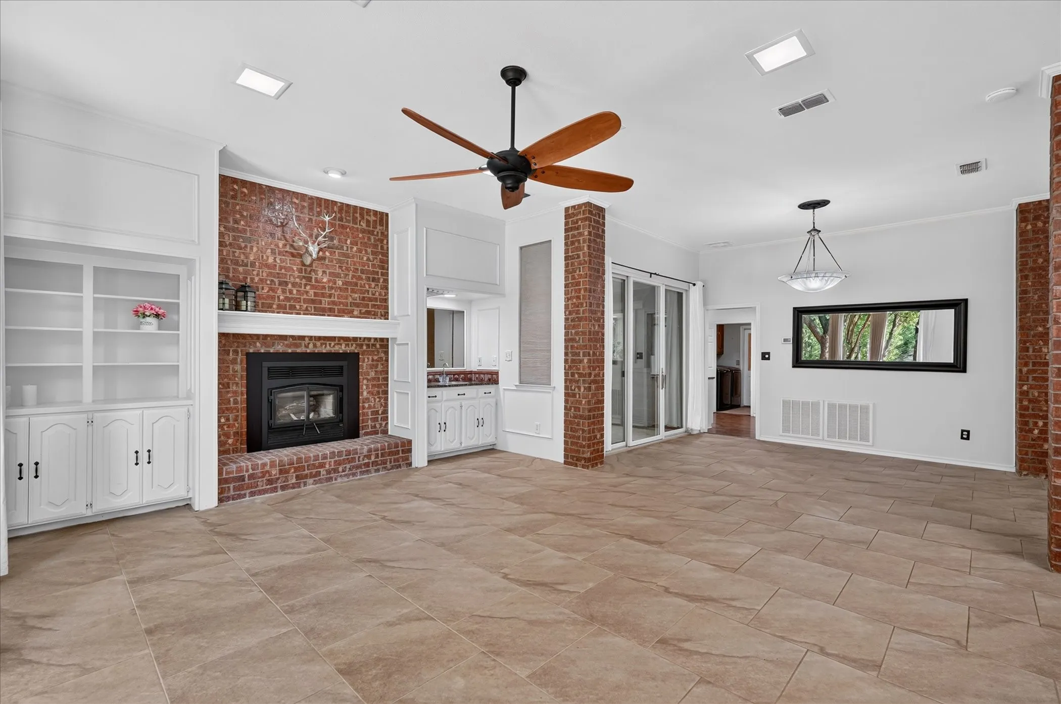 Single Family Residence For Sale in Collin County , 220 Priscilla Circle, New Hope, Texas 75071, 4 Bedroom, 3 Bathroom, 3 Garage spaces, 2,748 Sqft, built in 1985, mls#21323151, Real Estate Agent in New Hope, Homes For Sale in Collin county, Homes For Sale in New Hope, Realtor in New Hope Texas, Real Estate Brokerage Independent Realty Texas, Luminita Cordes Realtor
