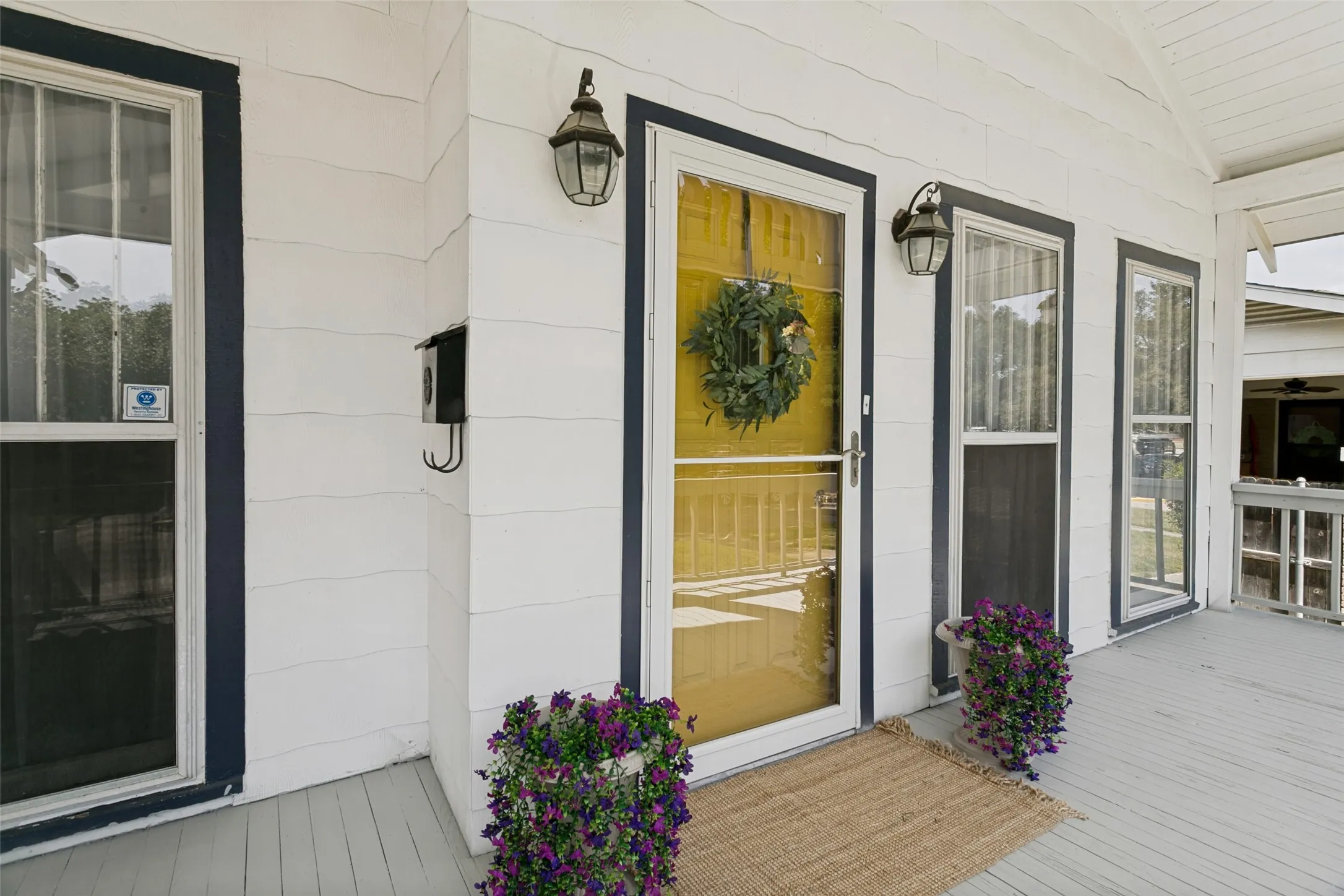 Single Family Residence For Sale in Tarrant County , 1716 Thomas Place, Fort Worth, Texas 76107, 2 Bedroom, 1 Bathroom, 2 Garage spaces, 1,620 Sqft, built in 1924, mls#21326300, Real Estate Agent in Fort Worth, Homes For Sale in Tarrant county, Homes For Sale in Fort Worth, Realtor in Fort Worth Texas, Real Estate Brokerage Independent Realty Texas, Luminita Cordes Realtor