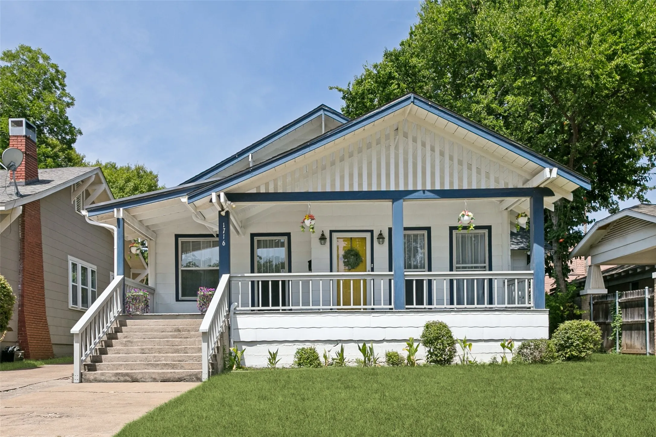Single Family Residence For Sale in Tarrant County , 1716 Thomas Place, Fort Worth, Texas 76107, 2 Bedroom, 1 Bathroom, 2 Garage spaces, 1,620 Sqft, built in 1924, mls#21326300, Real Estate Agent in Fort Worth, Homes For Sale in Tarrant county, Homes For Sale in Fort Worth, Realtor in Fort Worth Texas, Real Estate Brokerage Independent Realty Texas, Luminita Cordes Realtor
