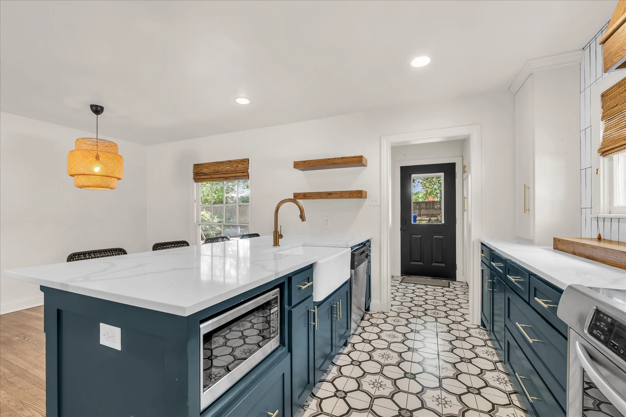 Single Family Residence For Sale in Mc Lennan County , 2601 Columbus Avenue, Waco, Texas 76710, 2 Bedroom, 1 Bathroom, Garage spaces, 1,070 Sqft, built in 1940, mls#21324890, Real Estate Agent in Waco, Homes For Sale in Mc Lennan county, Homes For Sale in Waco, Realtor in Waco Texas, Real Estate Brokerage Independent Realty Texas, Luminita Cordes Realtor