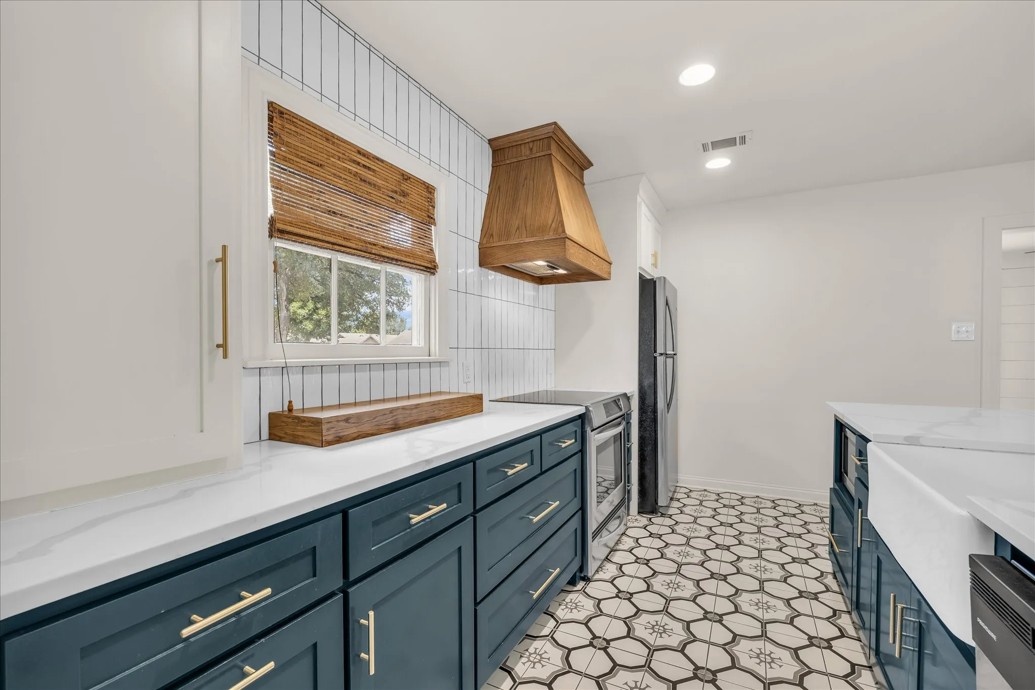 Single Family Residence For Sale in Mc Lennan County , 2601 Columbus Avenue, Waco, Texas 76710, 2 Bedroom, 1 Bathroom, Garage spaces, 1,070 Sqft, built in 1940, mls#21324890, Real Estate Agent in Waco, Homes For Sale in Mc Lennan county, Homes For Sale in Waco, Realtor in Waco Texas, Real Estate Brokerage Independent Realty Texas, Luminita Cordes Realtor