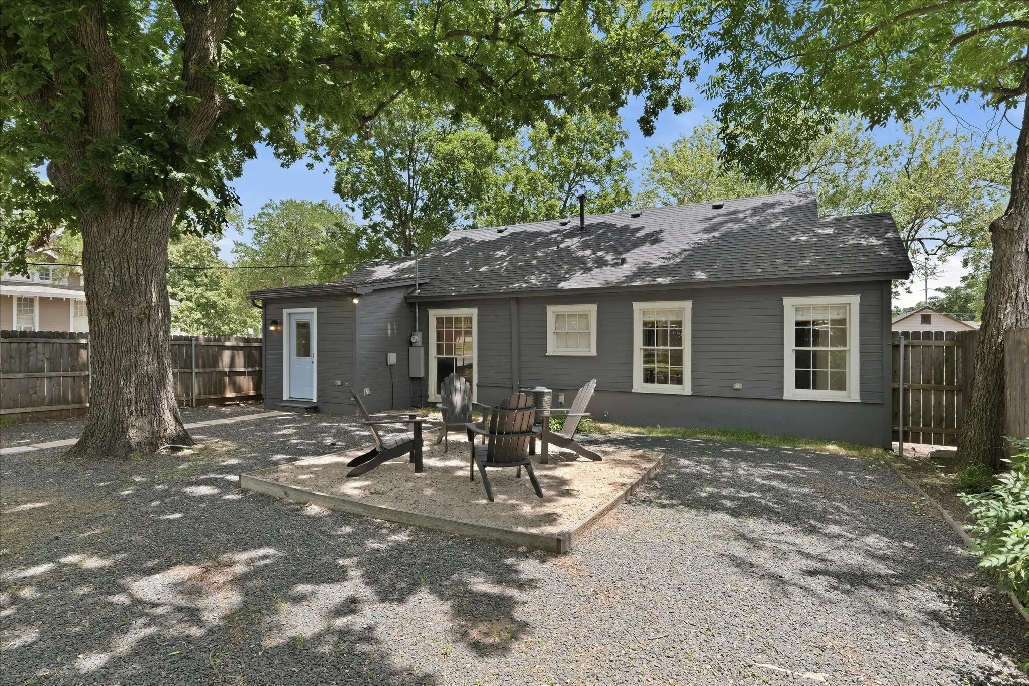 Single Family Residence For Sale in Mc Lennan County , 2601 Columbus Avenue, Waco, Texas 76710, 2 Bedroom, 1 Bathroom, Garage spaces, 1,070 Sqft, built in 1940, mls#21324890, Real Estate Agent in Waco, Homes For Sale in Mc Lennan county, Homes For Sale in Waco, Realtor in Waco Texas, Real Estate Brokerage Independent Realty Texas, Luminita Cordes Realtor