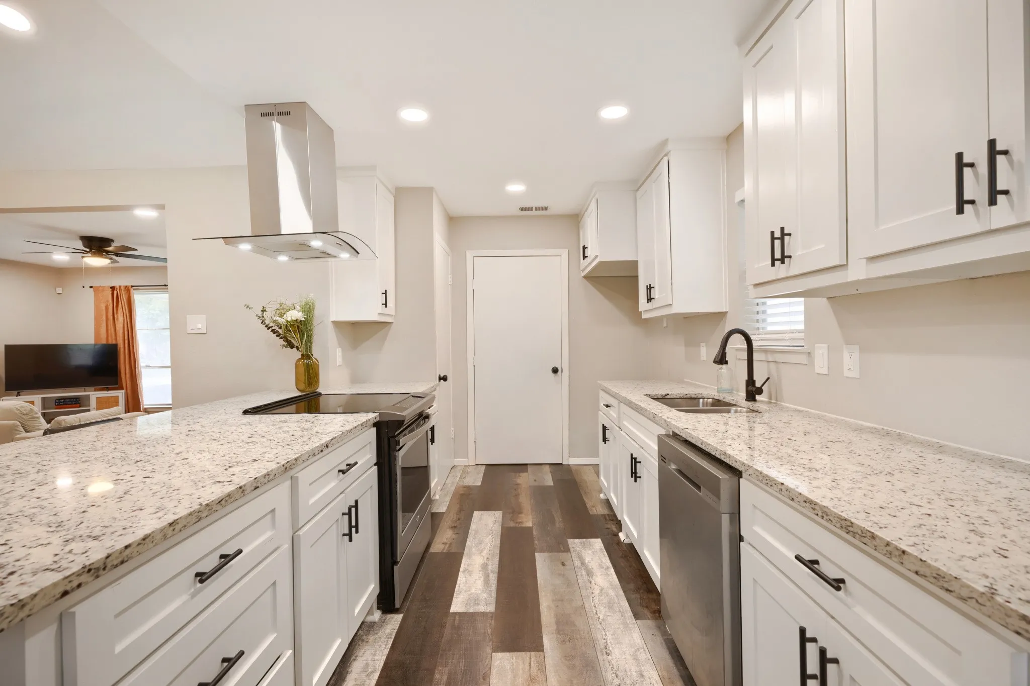 Single Family Residence For Sale in Dallas County , 3621 Edgewood Drive, Garland, Texas 75042, 3 Bedroom, 2 Bathroom, 1 Garage spaces, 1,312 Sqft, built in 1966, mls#21326315, Real Estate Agent in Garland, Homes For Sale in Dallas county, Homes For Sale in Garland, Realtor in Garland Texas, Real Estate Brokerage Independent Realty Texas, Luminita Cordes Realtor