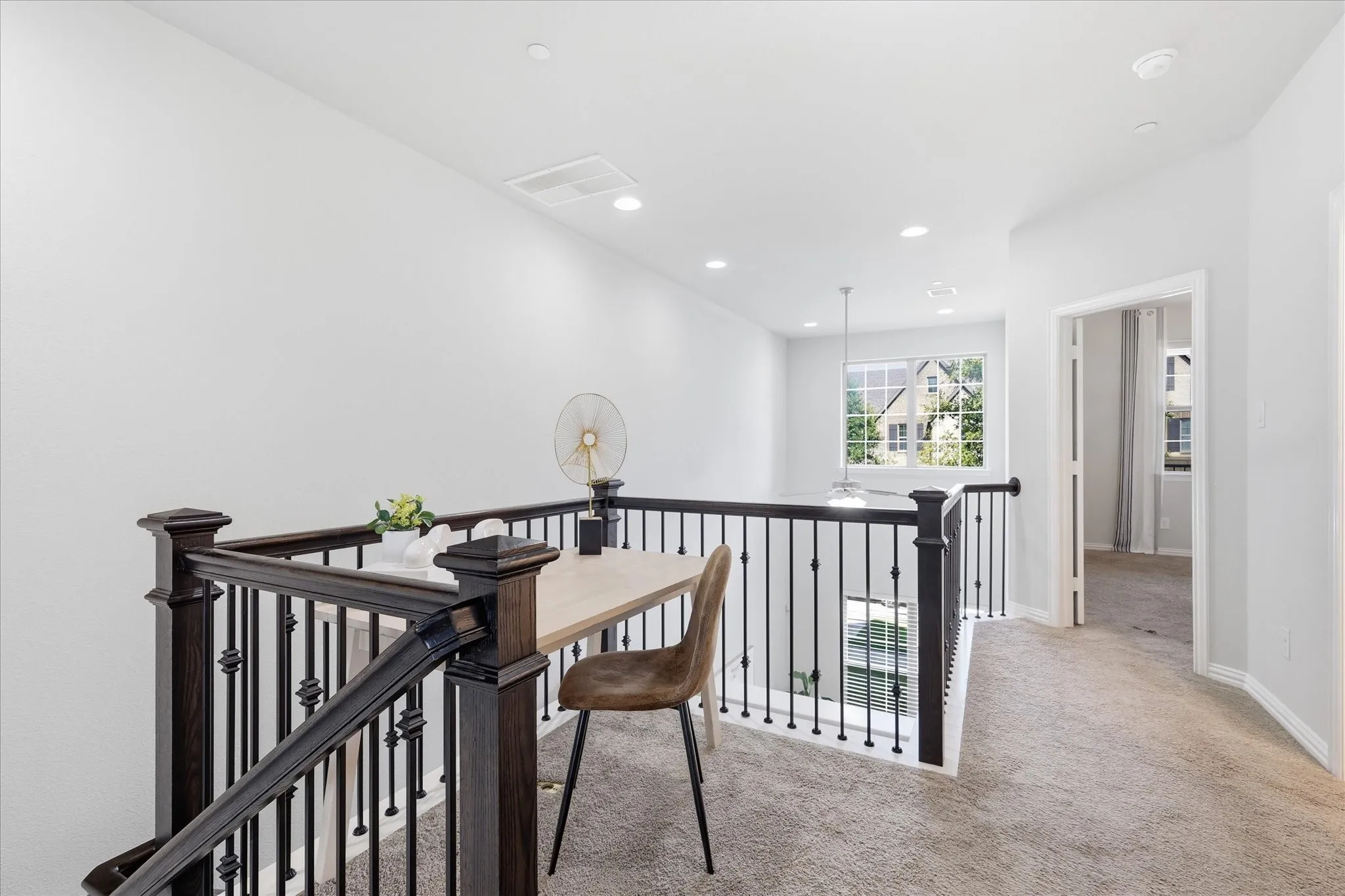 Townhouse For Sale in Denton County , 4671B Dozier Road, Carrollton, Texas 75010, 2 Bedroom, 3 Bathroom, 2 Garage spaces, 1,553 Sqft, built in 2016, mls#21325531, Real Estate Agent in Carrollton, Homes For Sale in Denton county, Homes For Sale in Carrollton, Realtor in Carrollton Texas, Real Estate Brokerage Independent Realty Texas, Luminita Cordes Realtor