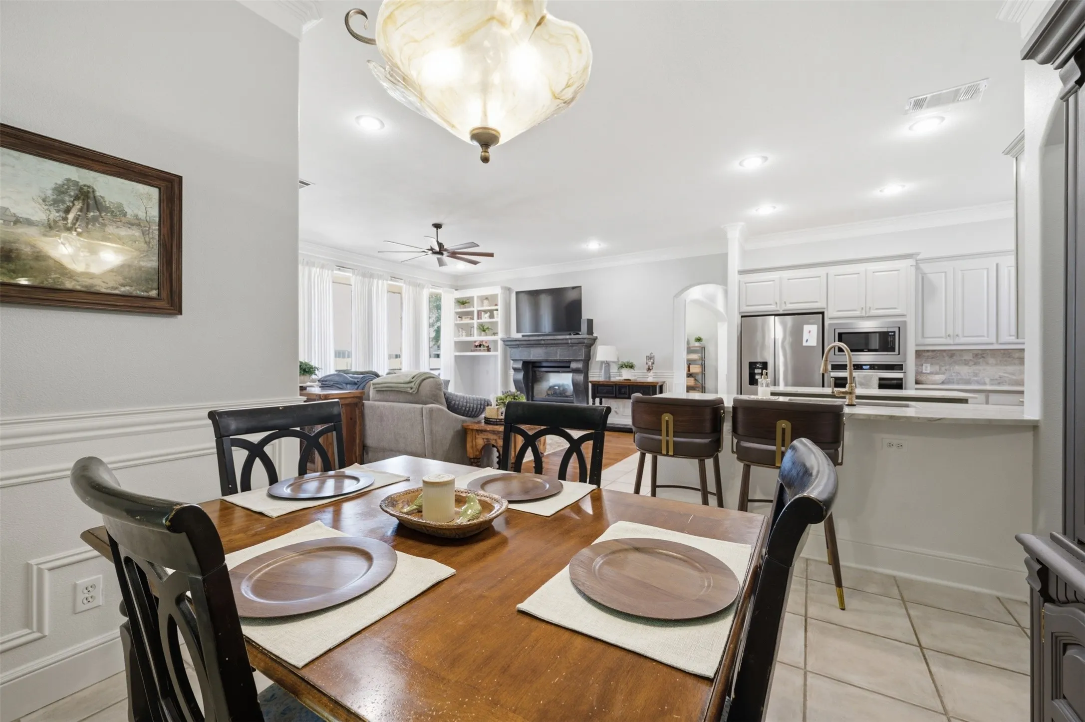 Single Family Residence For Sale in Tarrant County , 869 Thomas Crossing Drive, Fort Worth, Texas 76028, 4 Bedroom, 3 Bathroom, 3 Garage spaces, 3,378 Sqft, built in 2001, mls#21325343, Real Estate Agent in Fort Worth, Homes For Sale in Tarrant county, Homes For Sale in Fort Worth, Realtor in Fort Worth Texas, Real Estate Brokerage Independent Realty Texas, Luminita Cordes Realtor
