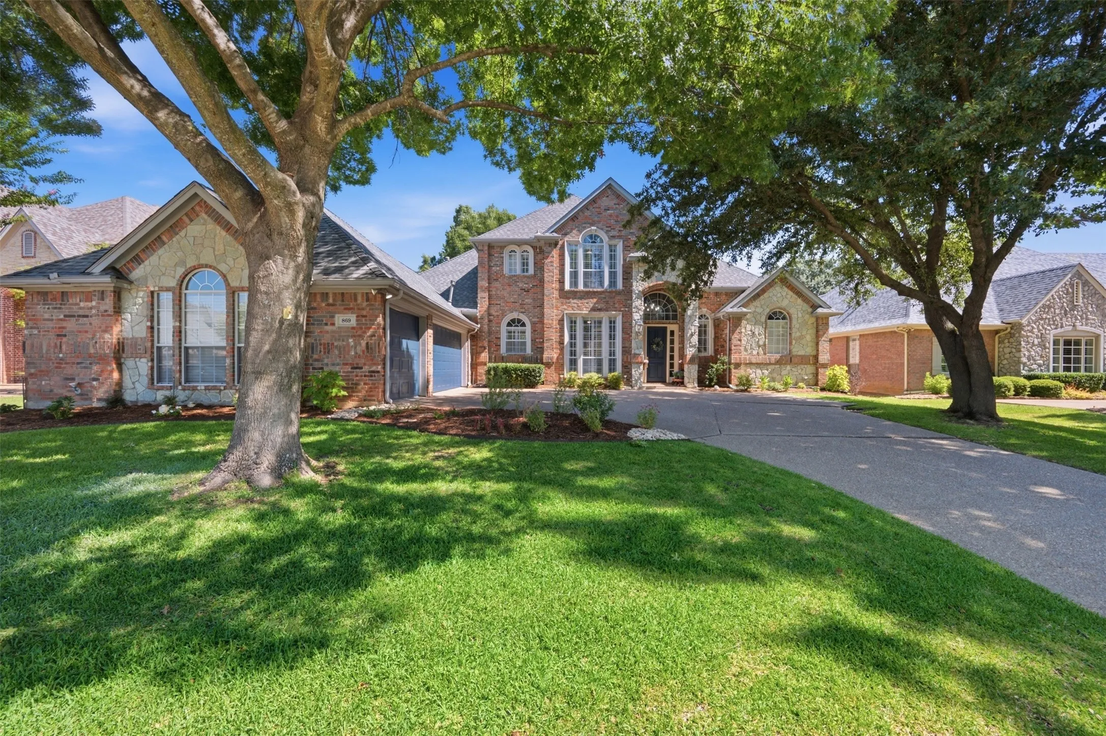 Single Family Residence For Sale in Tarrant County , 869 Thomas Crossing Drive, Fort Worth, Texas 76028, 4 Bedroom, 3 Bathroom, 3 Garage spaces, 3,378 Sqft, built in 2001, mls#21325343, Real Estate Agent in Fort Worth, Homes For Sale in Tarrant county, Homes For Sale in Fort Worth, Realtor in Fort Worth Texas, Real Estate Brokerage Independent Realty Texas, Luminita Cordes Realtor