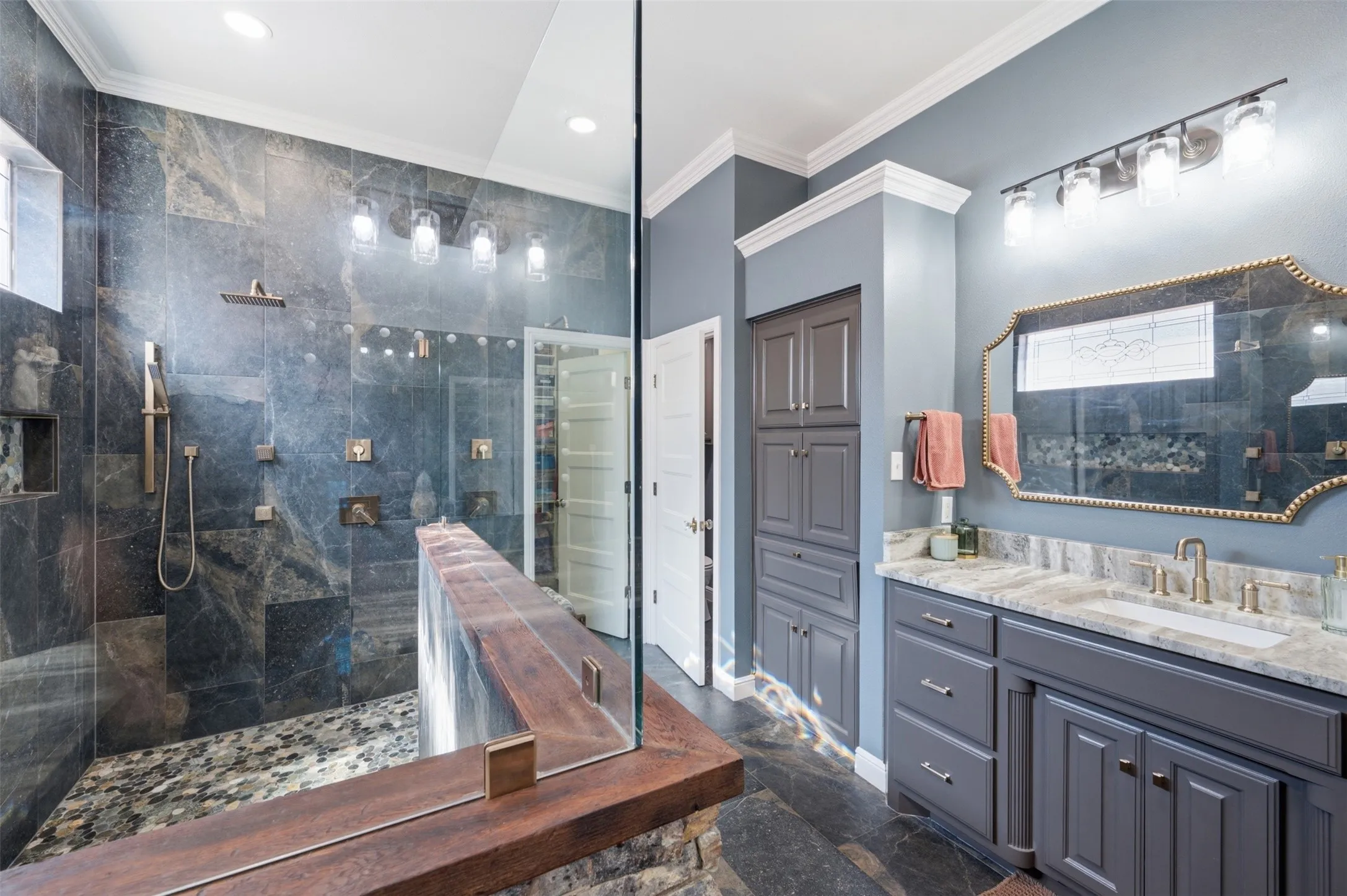Single Family Residence For Sale in Tarrant County , 869 Thomas Crossing Drive, Fort Worth, Texas 76028, 4 Bedroom, 3 Bathroom, 3 Garage spaces, 3,378 Sqft, built in 2001, mls#21325343, Real Estate Agent in Fort Worth, Homes For Sale in Tarrant county, Homes For Sale in Fort Worth, Realtor in Fort Worth Texas, Real Estate Brokerage Independent Realty Texas, Luminita Cordes Realtor
