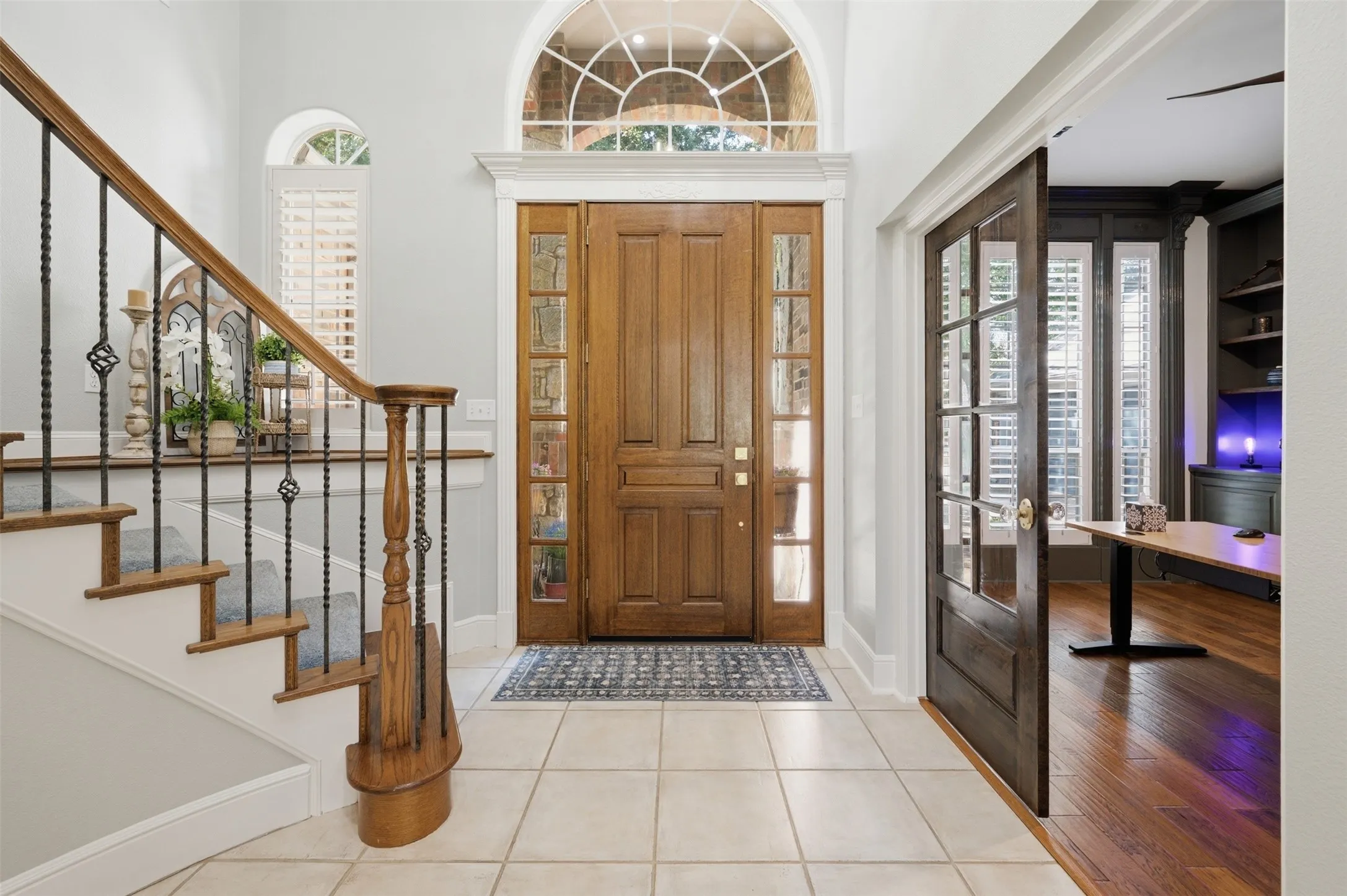 Single Family Residence For Sale in Tarrant County , 869 Thomas Crossing Drive, Fort Worth, Texas 76028, 4 Bedroom, 3 Bathroom, 3 Garage spaces, 3,378 Sqft, built in 2001, mls#21325343, Real Estate Agent in Fort Worth, Homes For Sale in Tarrant county, Homes For Sale in Fort Worth, Realtor in Fort Worth Texas, Real Estate Brokerage Independent Realty Texas, Luminita Cordes Realtor