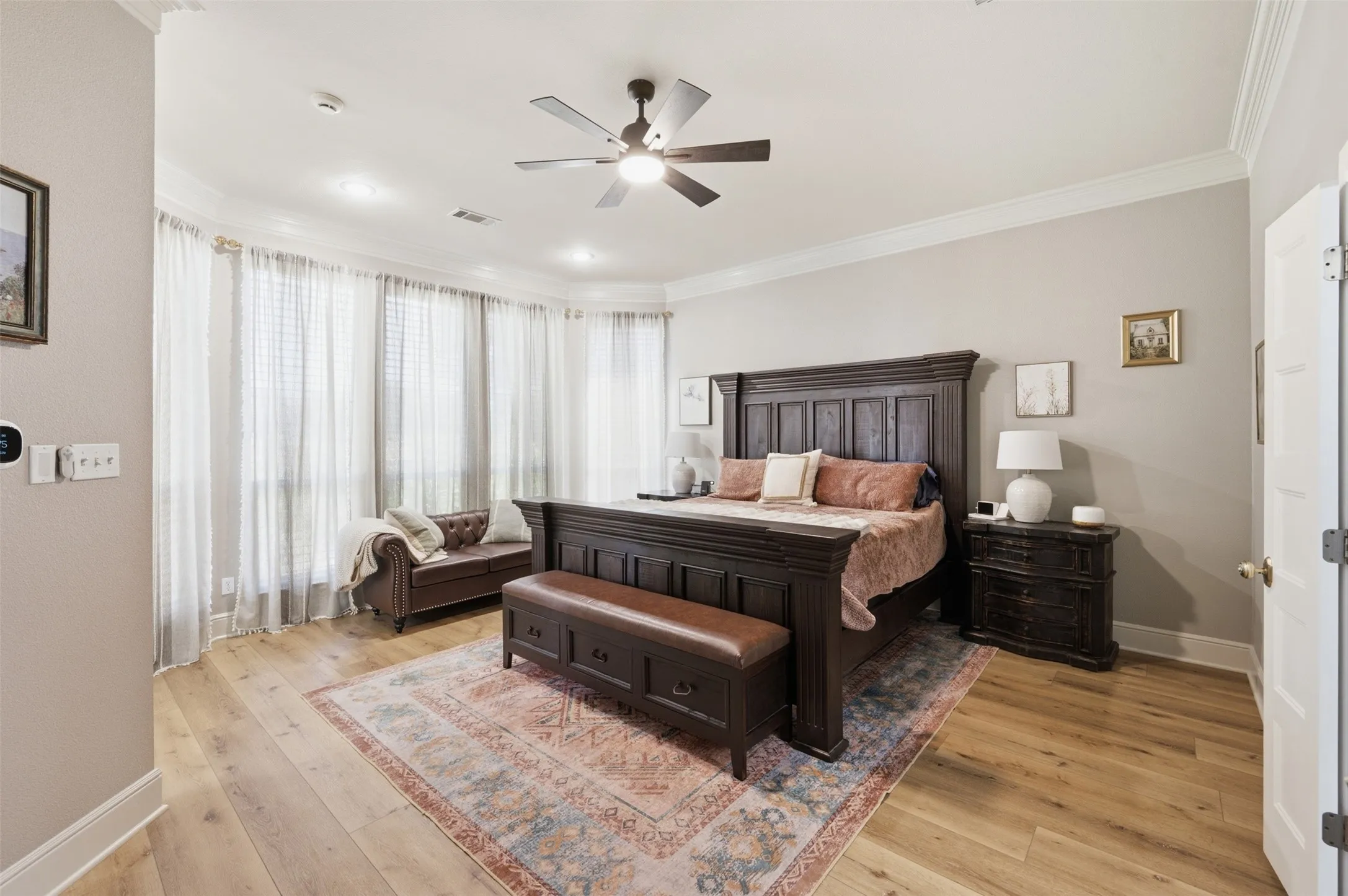 Single Family Residence For Sale in Tarrant County , 869 Thomas Crossing Drive, Fort Worth, Texas 76028, 4 Bedroom, 3 Bathroom, 3 Garage spaces, 3,378 Sqft, built in 2001, mls#21325343, Real Estate Agent in Fort Worth, Homes For Sale in Tarrant county, Homes For Sale in Fort Worth, Realtor in Fort Worth Texas, Real Estate Brokerage Independent Realty Texas, Luminita Cordes Realtor