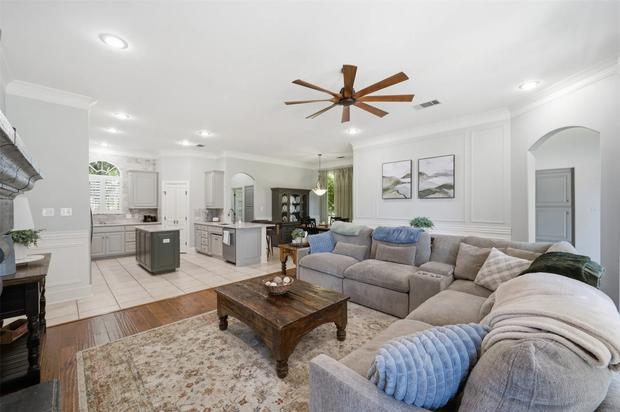 Single Family Residence For Sale in Tarrant County , 869 Thomas Crossing Drive, Fort Worth, Texas 76028, 4 Bedroom, 3 Bathroom, 3 Garage spaces, 3,378 Sqft, built in 2001, mls#21325343, Real Estate Agent in Fort Worth, Homes For Sale in Tarrant county, Homes For Sale in Fort Worth, Realtor in Fort Worth Texas, Real Estate Brokerage Independent Realty Texas, Luminita Cordes Realtor