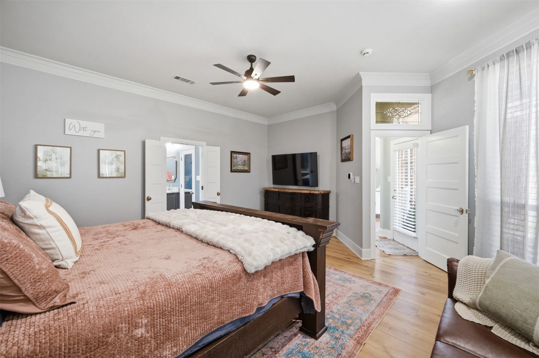 Single Family Residence For Sale in Tarrant County , 869 Thomas Crossing Drive, Fort Worth, Texas 76028, 4 Bedroom, 3 Bathroom, 3 Garage spaces, 3,378 Sqft, built in 2001, mls#21325343, Real Estate Agent in Fort Worth, Homes For Sale in Tarrant county, Homes For Sale in Fort Worth, Realtor in Fort Worth Texas, Real Estate Brokerage Independent Realty Texas, Luminita Cordes Realtor