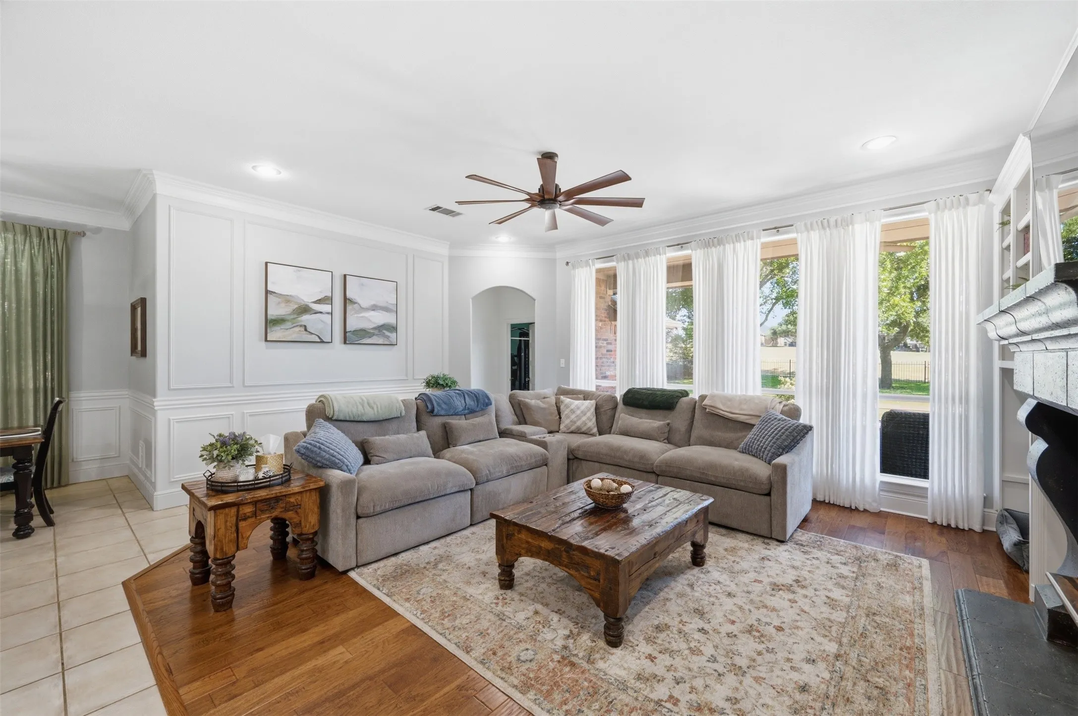 Single Family Residence For Sale in Tarrant County , 869 Thomas Crossing Drive, Fort Worth, Texas 76028, 4 Bedroom, 3 Bathroom, 3 Garage spaces, 3,378 Sqft, built in 2001, mls#21325343, Real Estate Agent in Fort Worth, Homes For Sale in Tarrant county, Homes For Sale in Fort Worth, Realtor in Fort Worth Texas, Real Estate Brokerage Independent Realty Texas, Luminita Cordes Realtor