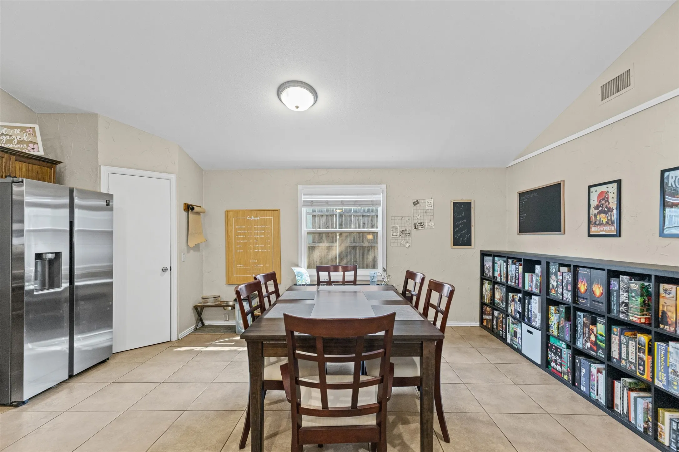 Single Family Residence For Sale in Tarrant County , 5117 Curzon Avenue, Fort Worth, Texas 76107, 3 Bedrooms, 2 Bathrooms, Garage spaces, 1,688 Sqft, built in 1976, Price $275,000, mls#21326290, Real Estate Agent in Fort Worth, Homes For Sale in Tarrant county, Homes For Sale in Fort Worth, Realtor in Fort Worth Texas, Real Estate Brokerage Independent Realty Texas, Luminita Cordes Realtor