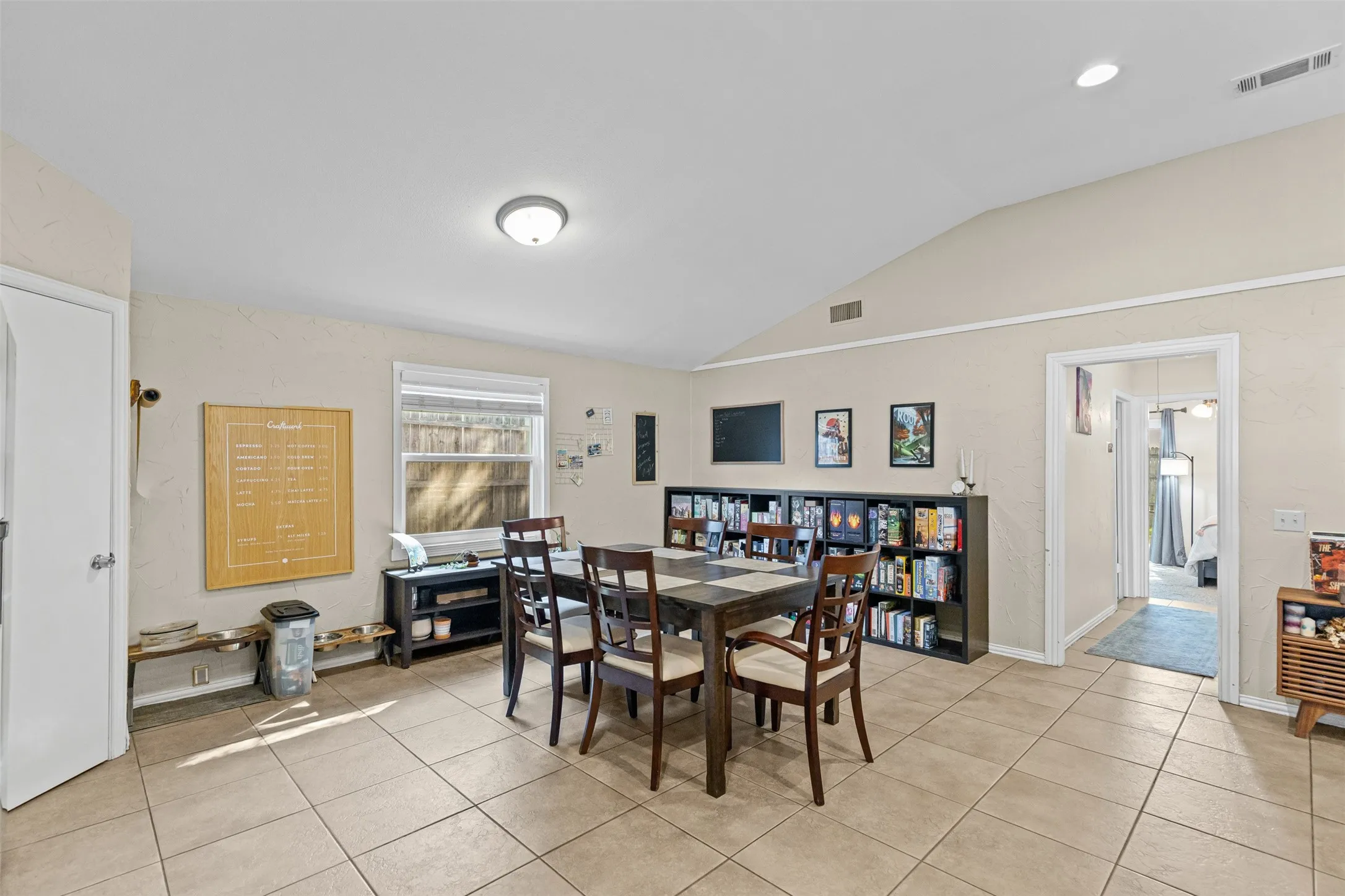 Single Family Residence For Sale in Tarrant County , 5117 Curzon Avenue, Fort Worth, Texas 76107, 3 Bedrooms, 2 Bathrooms, Garage spaces, 1,688 Sqft, built in 1976, Price $275,000, mls#21326290, Real Estate Agent in Fort Worth, Homes For Sale in Tarrant county, Homes For Sale in Fort Worth, Realtor in Fort Worth Texas, Real Estate Brokerage Independent Realty Texas, Luminita Cordes Realtor