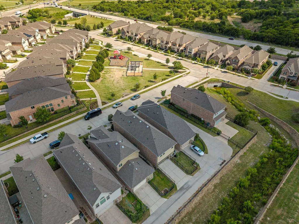 Single Family Residence For Sale in Dallas County , 6923 Birch Creek Drive, Irving, Texas 75063, 4 Bedroom, 3 Bathroom, 2 Garage spaces, 2,654 Sqft, built in 2017, mls#21317335, Real Estate Agent in Irving, Homes For Sale in Dallas county, Homes For Sale in Irving, Realtor in Irving Texas, Real Estate Brokerage Independent Realty Texas, Luminita Cordes Realtor