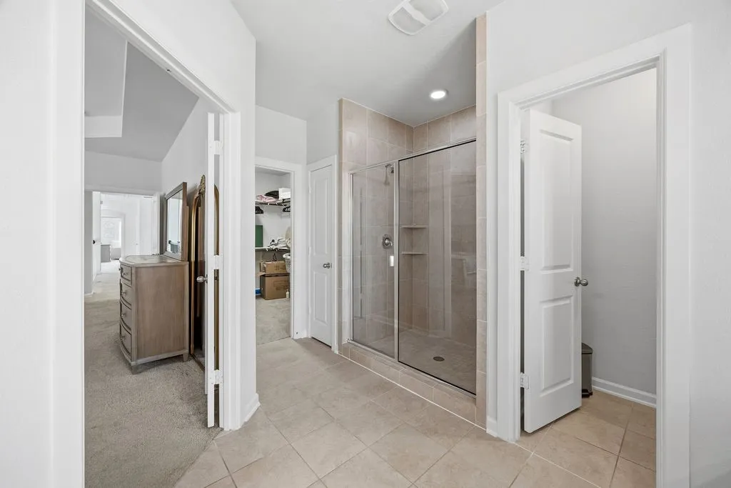 Single Family Residence For Sale in Dallas County , 6923 Birch Creek Drive, Irving, Texas 75063, 4 Bedroom, 3 Bathroom, 2 Garage spaces, 2,654 Sqft, built in 2017, mls#21317335, Real Estate Agent in Irving, Homes For Sale in Dallas county, Homes For Sale in Irving, Realtor in Irving Texas, Real Estate Brokerage Independent Realty Texas, Luminita Cordes Realtor