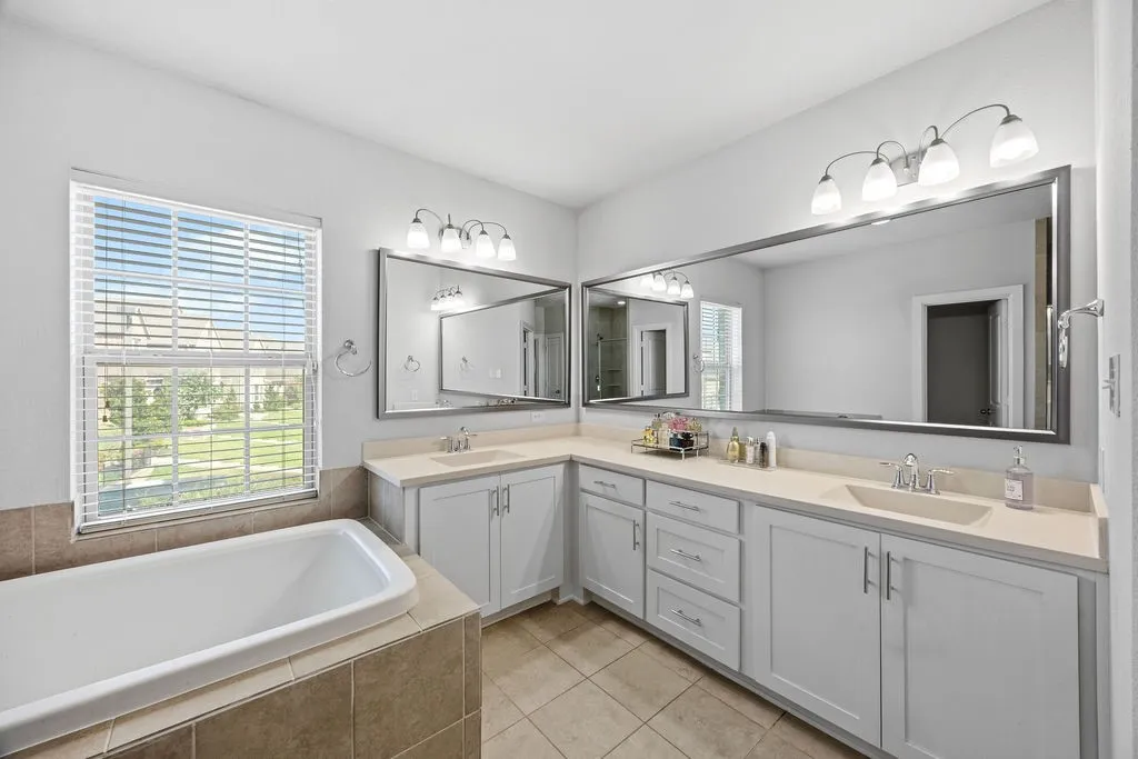 Single Family Residence For Sale in Dallas County , 6923 Birch Creek Drive, Irving, Texas 75063, 4 Bedroom, 3 Bathroom, 2 Garage spaces, 2,654 Sqft, built in 2017, mls#21317335, Real Estate Agent in Irving, Homes For Sale in Dallas county, Homes For Sale in Irving, Realtor in Irving Texas, Real Estate Brokerage Independent Realty Texas, Luminita Cordes Realtor