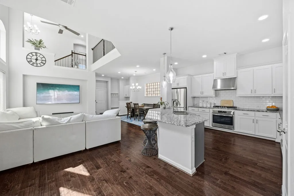 Single Family Residence For Sale in Dallas County , 6923 Birch Creek Drive, Irving, Texas 75063, 4 Bedroom, 3 Bathroom, 2 Garage spaces, 2,654 Sqft, built in 2017, mls#21317335, Real Estate Agent in Irving, Homes For Sale in Dallas county, Homes For Sale in Irving, Realtor in Irving Texas, Real Estate Brokerage Independent Realty Texas, Luminita Cordes Realtor