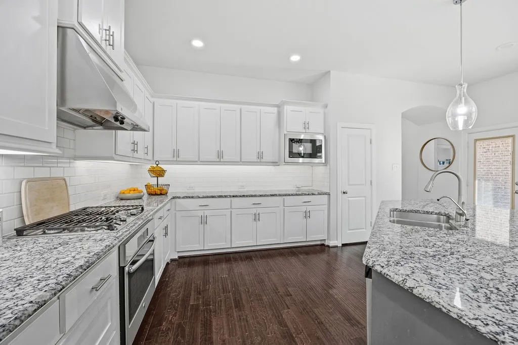 Single Family Residence For Sale in Dallas County , 6923 Birch Creek Drive, Irving, Texas 75063, 4 Bedroom, 3 Bathroom, 2 Garage spaces, 2,654 Sqft, built in 2017, mls#21317335, Real Estate Agent in Irving, Homes For Sale in Dallas county, Homes For Sale in Irving, Realtor in Irving Texas, Real Estate Brokerage Independent Realty Texas, Luminita Cordes Realtor