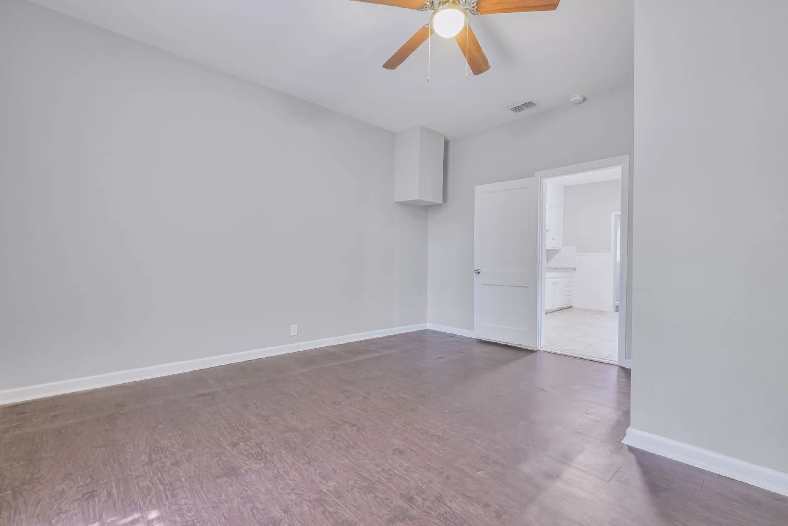 Single Family Residence For Rent in Parker County , 107 Windsor Court, Weatherford, Texas 76086, 2 Bedroom, 2 Bathroom, Garage spaces, 1,203 Sqft, built in 1950, mls#21325846, Real Estate Agent in Weatherford, Homes For Rent in Parker county, Homes For Rent in Weatherford, Realtor in Weatherford Texas, Real Estate Brokerage Independent Realty Texas, Luminita Cordes Realtor