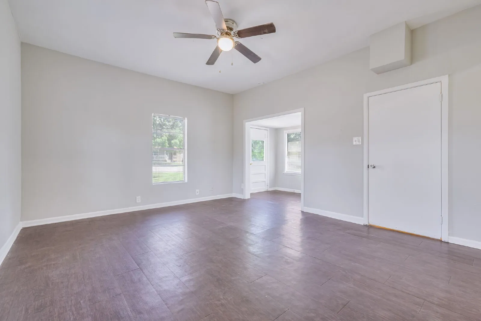Single Family Residence For Rent in Parker County , 107 Windsor Court, Weatherford, Texas 76086, 2 Bedroom, 2 Bathroom, Garage spaces, 1,203 Sqft, built in 1950, mls#21325846, Real Estate Agent in Weatherford, Homes For Rent in Parker county, Homes For Rent in Weatherford, Realtor in Weatherford Texas, Real Estate Brokerage Independent Realty Texas, Luminita Cordes Realtor