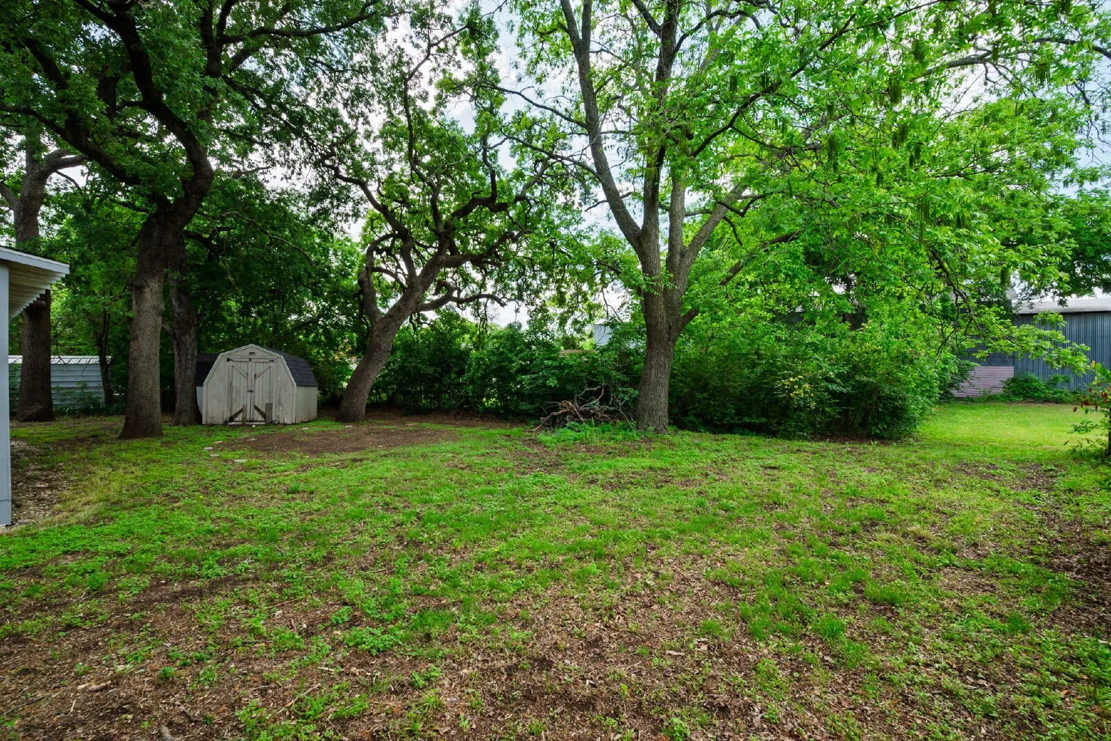 Single Family Residence For Rent in Parker County , 107 Windsor Court, Weatherford, Texas 76086, 2 Bedroom, 2 Bathroom, Garage spaces, 1,203 Sqft, built in 1950, mls#21325846, Real Estate Agent in Weatherford, Homes For Rent in Parker county, Homes For Rent in Weatherford, Realtor in Weatherford Texas, Real Estate Brokerage Independent Realty Texas, Luminita Cordes Realtor