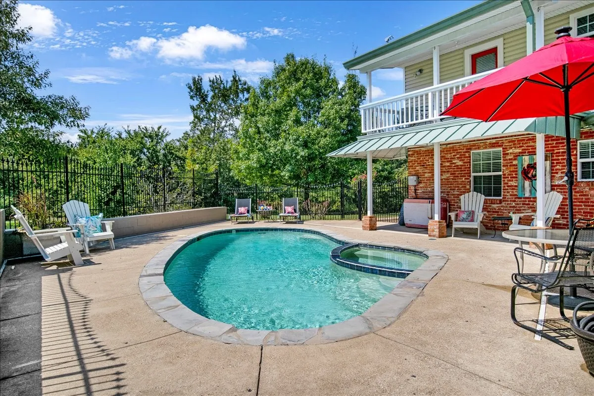 Single Family Residence For Sale in Wood County , 2027 Fm 779, Mineola, Texas 75773, 6 Bedroom, 6 Bathroom, Garage spaces, 6,382 Sqft, built in 1979, mls#21326393, Real Estate Agent in Mineola, Homes For Sale in Wood county, Homes For Sale in Mineola, Realtor in Mineola Texas, Real Estate Brokerage Independent Realty Texas, Luminita Cordes Realtor