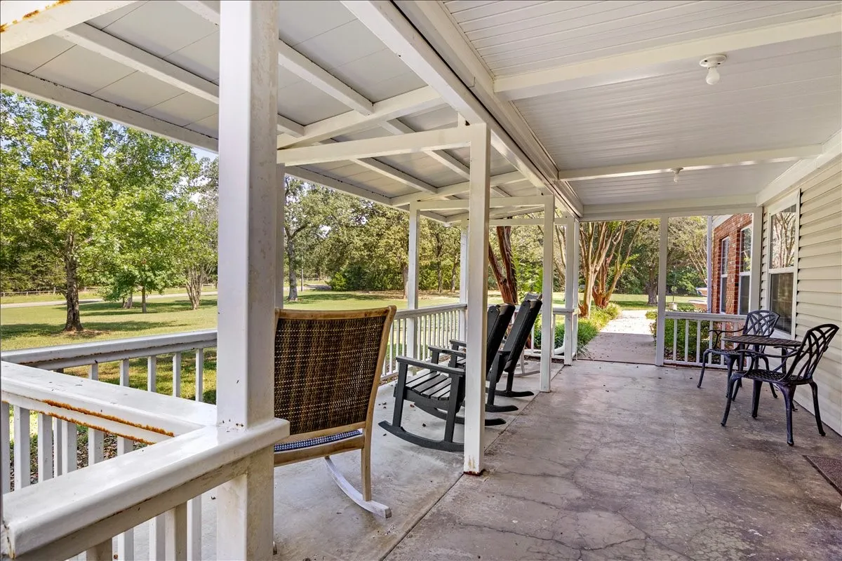 Single Family Residence For Sale in Wood County , 2027 Fm 779, Mineola, Texas 75773, 6 Bedroom, 6 Bathroom, Garage spaces, 6,382 Sqft, built in 1979, mls#21326393, Real Estate Agent in Mineola, Homes For Sale in Wood county, Homes For Sale in Mineola, Realtor in Mineola Texas, Real Estate Brokerage Independent Realty Texas, Luminita Cordes Realtor