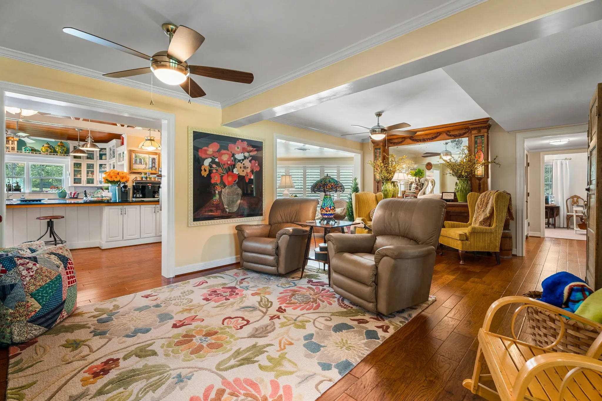 Single Family Residence For Sale in Wood County , 2027 Fm 779, Mineola, Texas 75773, 6 Bedroom, 6 Bathroom, Garage spaces, 6,382 Sqft, built in 1979, mls#21326393, Real Estate Agent in Mineola, Homes For Sale in Wood county, Homes For Sale in Mineola, Realtor in Mineola Texas, Real Estate Brokerage Independent Realty Texas, Luminita Cordes Realtor