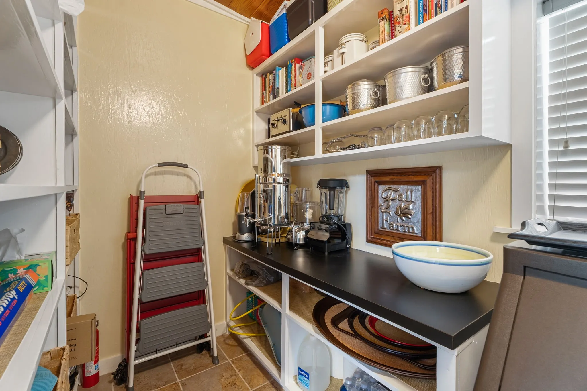 Single Family Residence For Sale in Wood County , 2027 Fm 779, Mineola, Texas 75773, 6 Bedroom, 6 Bathroom, Garage spaces, 6,382 Sqft, built in 1979, mls#21326393, Real Estate Agent in Mineola, Homes For Sale in Wood county, Homes For Sale in Mineola, Realtor in Mineola Texas, Real Estate Brokerage Independent Realty Texas, Luminita Cordes Realtor