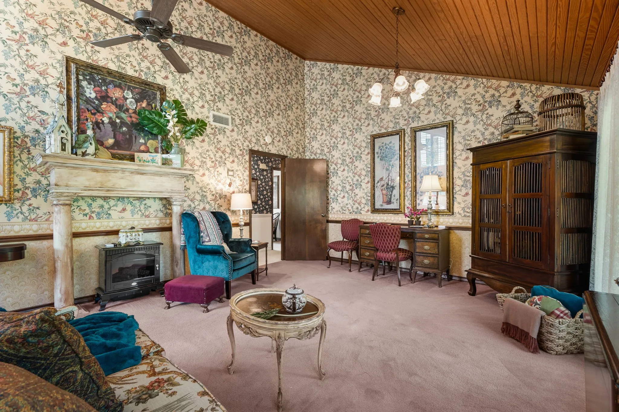 Single Family Residence For Sale in Wood County , 2027 Fm 779, Mineola, Texas 75773, 6 Bedroom, 6 Bathroom, Garage spaces, 6,382 Sqft, built in 1979, mls#21326393, Real Estate Agent in Mineola, Homes For Sale in Wood county, Homes For Sale in Mineola, Realtor in Mineola Texas, Real Estate Brokerage Independent Realty Texas, Luminita Cordes Realtor