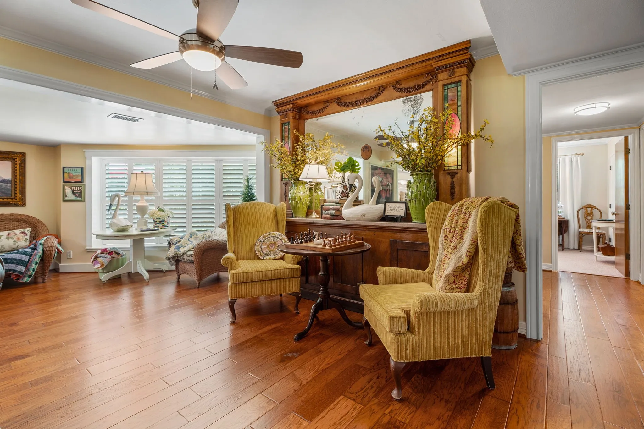 Single Family Residence For Sale in Wood County , 2027 Fm 779, Mineola, Texas 75773, 6 Bedroom, 6 Bathroom, Garage spaces, 6,382 Sqft, built in 1979, mls#21326393, Real Estate Agent in Mineola, Homes For Sale in Wood county, Homes For Sale in Mineola, Realtor in Mineola Texas, Real Estate Brokerage Independent Realty Texas, Luminita Cordes Realtor