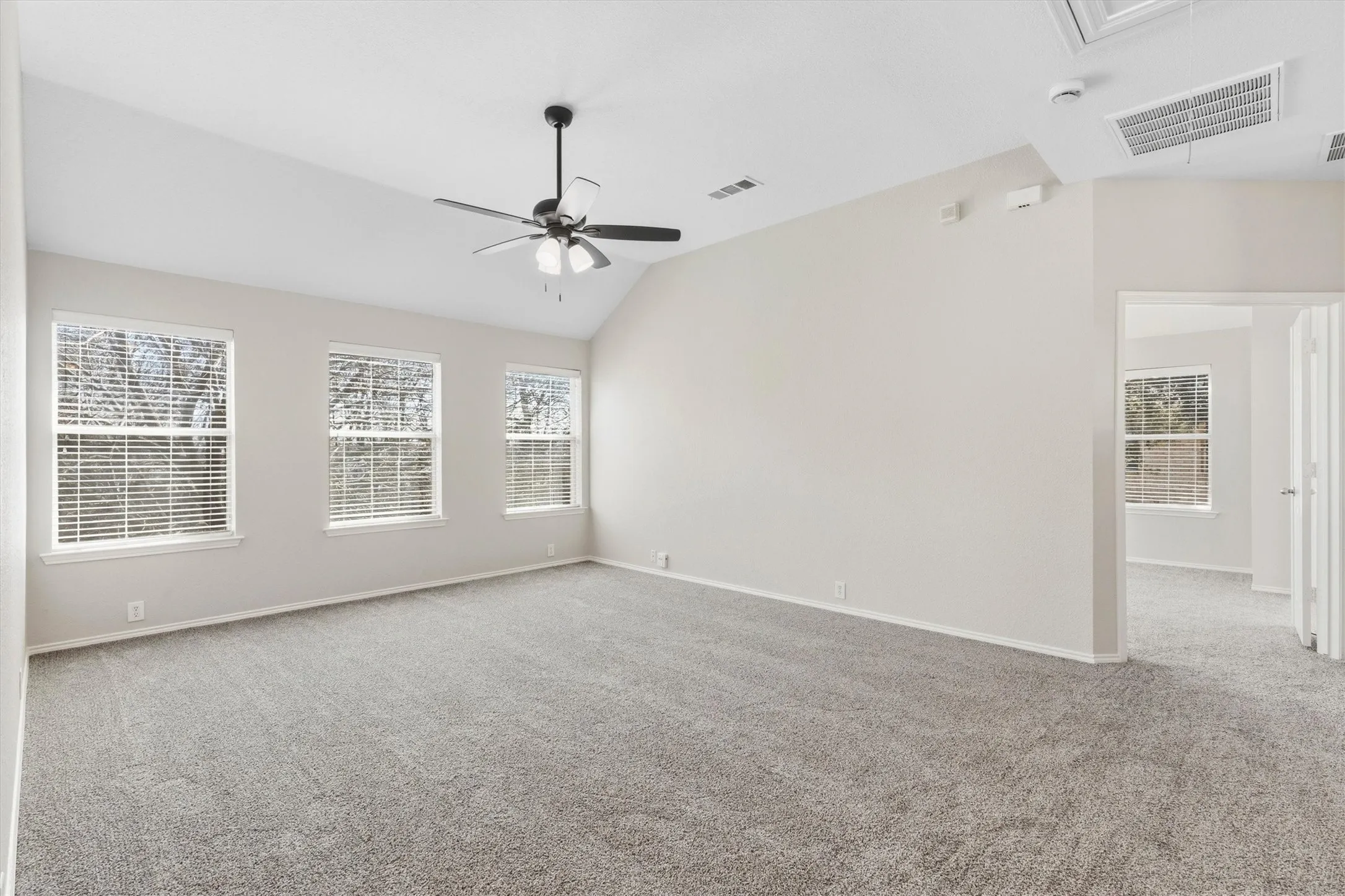 Single Family Residence For Sale in Collin County , 8625 Luzerne Drive, Mc Kinney, Texas 75072, 4 Bedroom, 3 Bathroom, 2 Garage spaces, 2,818 Sqft, built in 2004, mls#21326280, Real Estate Agent in Mc Kinney, Homes For Sale in Collin county, Homes For Sale in Mc Kinney, Realtor in Mc Kinney Texas, Real Estate Brokerage Independent Realty Texas, Luminita Cordes Realtor