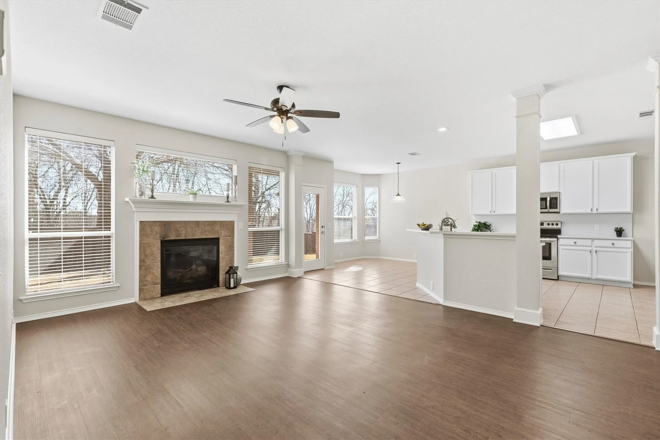 Single Family Residence For Sale in Collin County , 8625 Luzerne Drive, Mc Kinney, Texas 75072, 4 Bedroom, 3 Bathroom, 2 Garage spaces, 2,818 Sqft, built in 2004, mls#21326280, Real Estate Agent in Mc Kinney, Homes For Sale in Collin county, Homes For Sale in Mc Kinney, Realtor in Mc Kinney Texas, Real Estate Brokerage Independent Realty Texas, Luminita Cordes Realtor