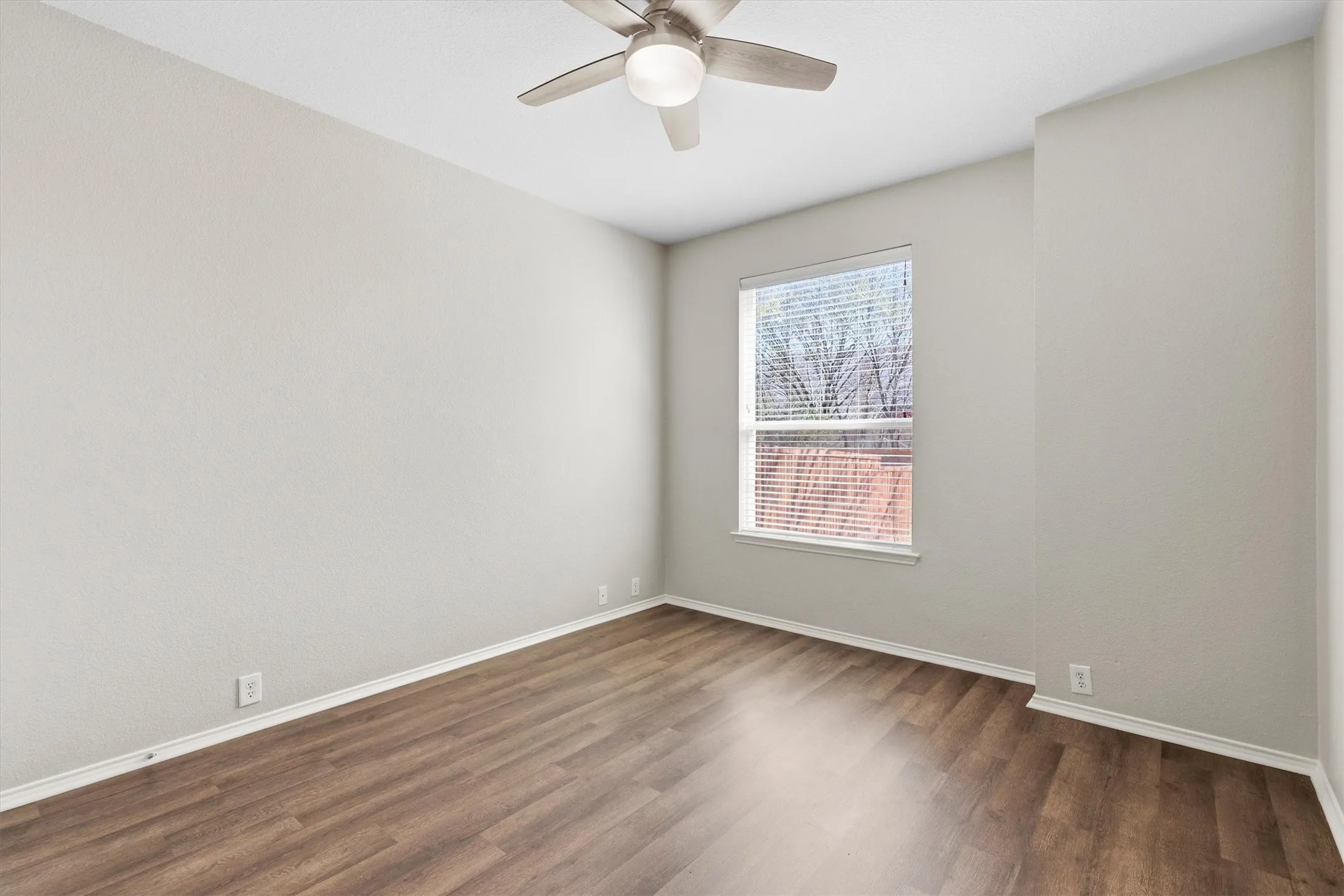 Single Family Residence For Sale in Collin County , 8625 Luzerne Drive, Mc Kinney, Texas 75072, 4 Bedroom, 3 Bathroom, 2 Garage spaces, 2,818 Sqft, built in 2004, mls#21326280, Real Estate Agent in Mc Kinney, Homes For Sale in Collin county, Homes For Sale in Mc Kinney, Realtor in Mc Kinney Texas, Real Estate Brokerage Independent Realty Texas, Luminita Cordes Realtor