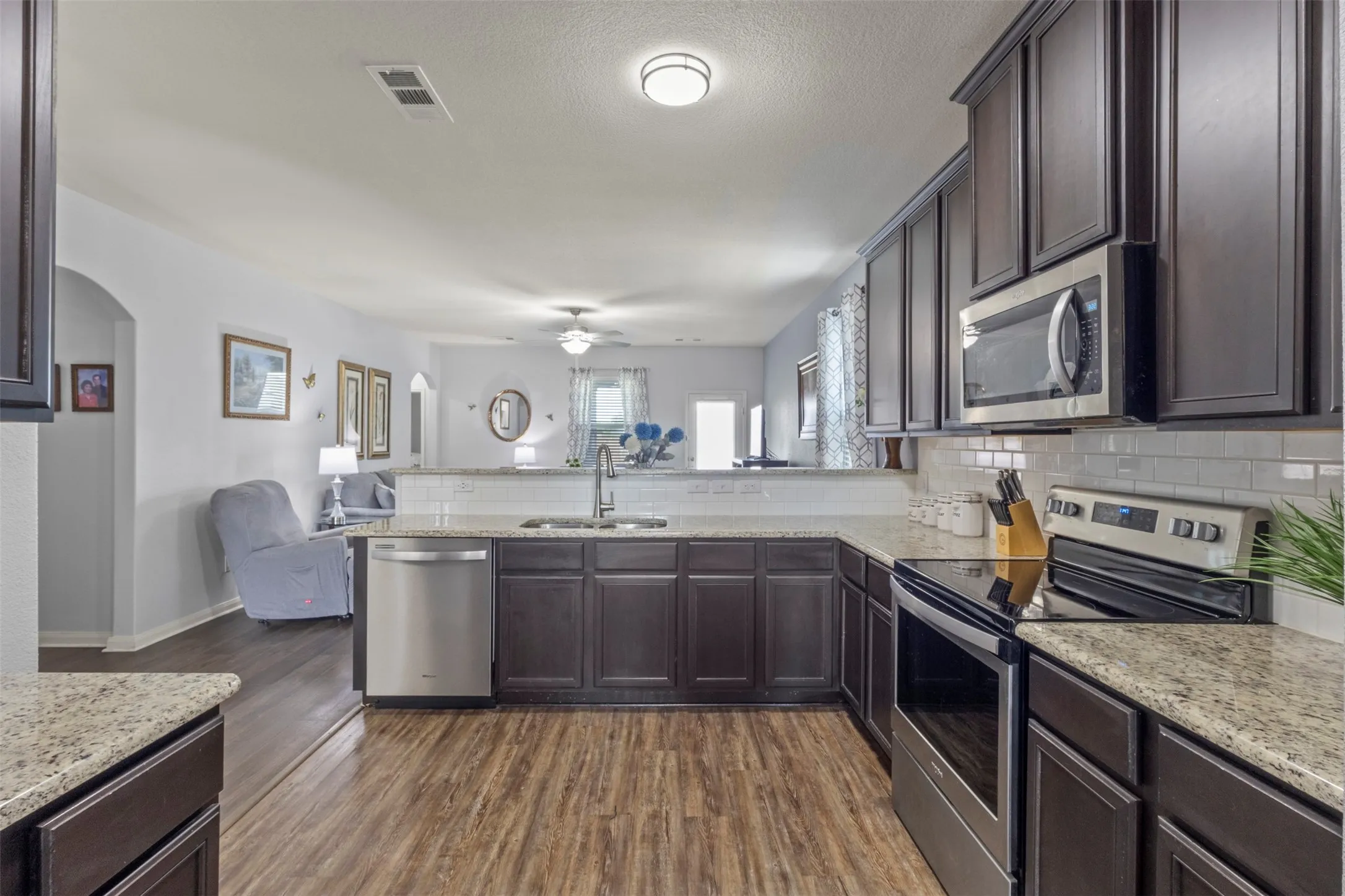Single Family Residence For Sale in Collin County , 1535 Park Trails Boulevard, Princeton, Texas 75407, 3 Bedroom, 2 Bathroom, 2 Garage spaces, 1,619 Sqft, built in 2019, mls#21325338, Real Estate Agent in Princeton, Homes For Sale in Collin county, Homes For Sale in Princeton, Realtor in Princeton Texas, Real Estate Brokerage Independent Realty Texas, Luminita Cordes Realtor