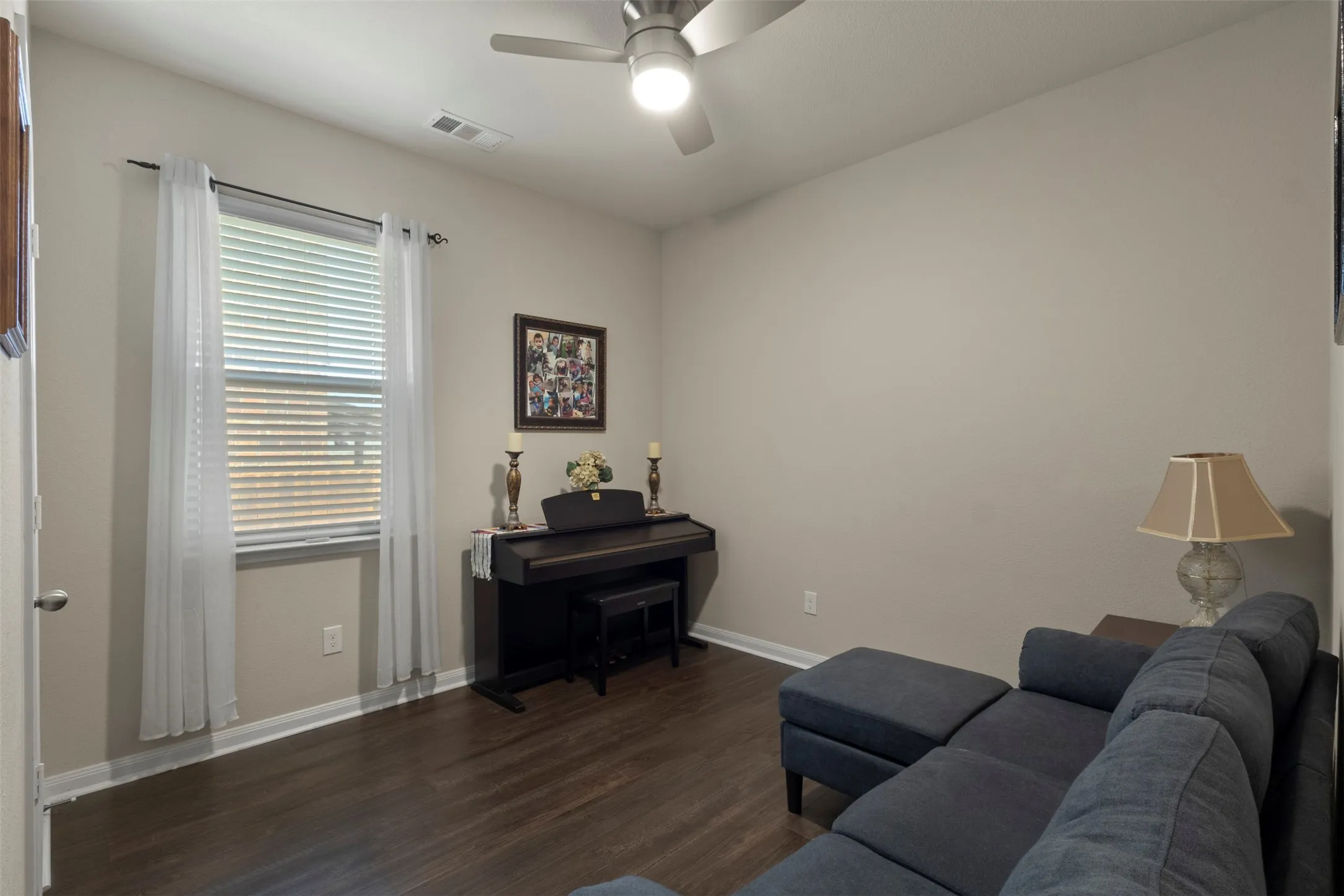 Single Family Residence For Sale in Collin County , 1535 Park Trails Boulevard, Princeton, Texas 75407, 3 Bedroom, 2 Bathroom, 2 Garage spaces, 1,619 Sqft, built in 2019, mls#21325338, Real Estate Agent in Princeton, Homes For Sale in Collin county, Homes For Sale in Princeton, Realtor in Princeton Texas, Real Estate Brokerage Independent Realty Texas, Luminita Cordes Realtor