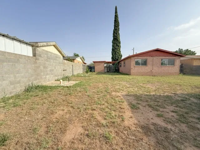 Single Family Residence For Sale in Ector County , 1402 E 42nd Street, Odessa, Texas 79762, 3 Bedroom, 2 Bathroom, Garage spaces, 1,155 Sqft, built in 1955, mls#21326394, Real Estate Agent in Odessa, Homes For Sale in Ector county, Homes For Sale in Odessa, Realtor in Odessa Texas, Real Estate Brokerage Independent Realty Texas, Luminita Cordes Realtor